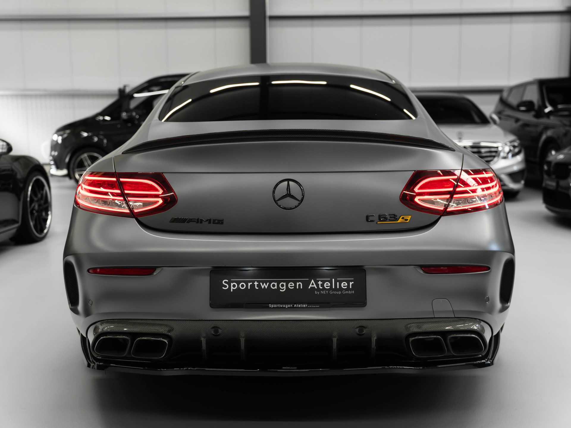 MERCEDES-BENZ C 63 S AMG 9G-tronic-showroom-element-2