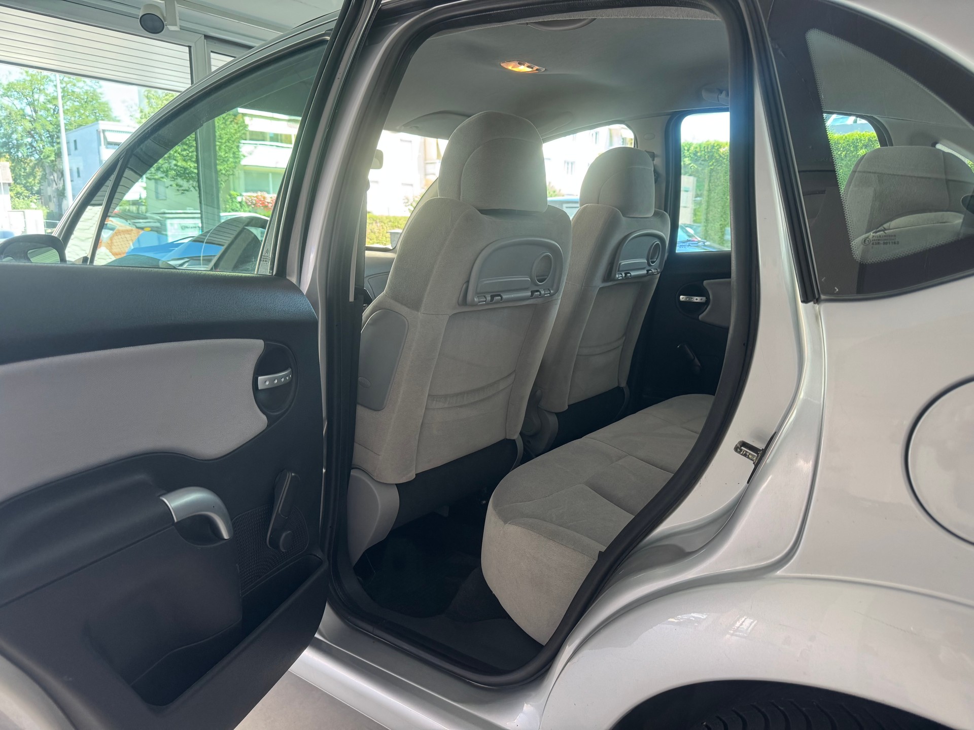 CITROEN C3 1.4i Exclusive-image-11