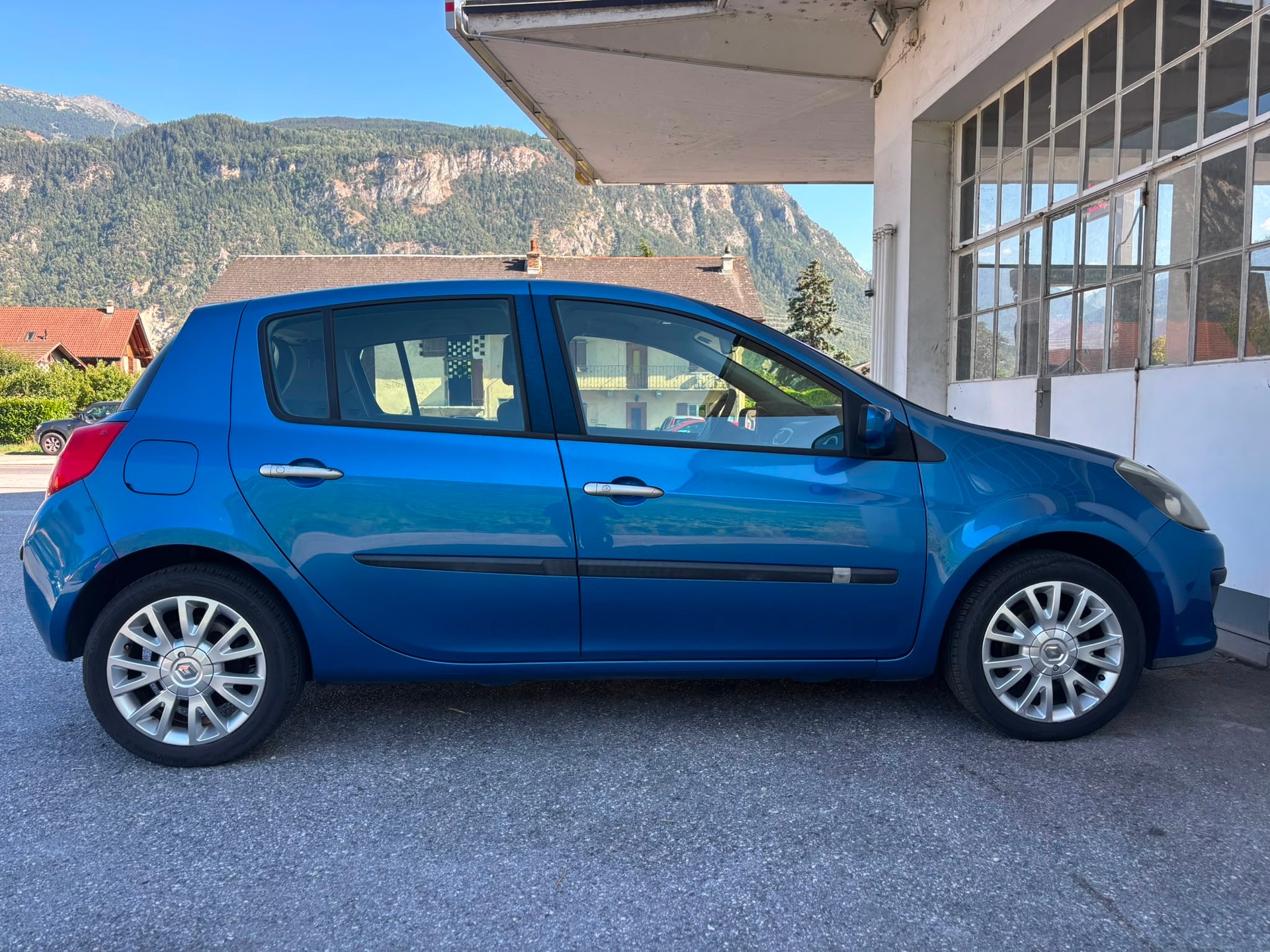 RENAULT Clio 1.6 16V Dynamique-image-4