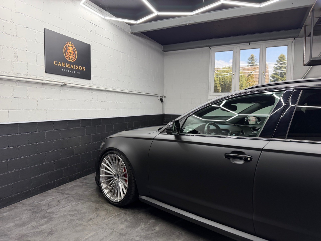 AUDI RS6 Avant 4.0 TFSI V8 performance quattro | CH-Auto | Lowide Wheels | Schiebedach | 360° Kamera | Grau Matt-image-11