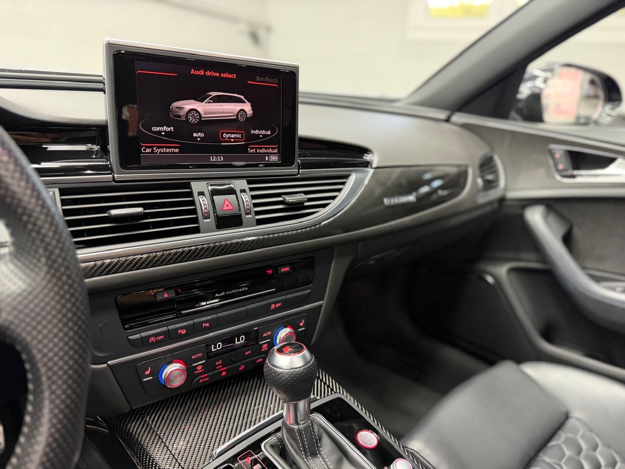 AUDI RS6 Avant 4.0 TFSI V8 performance quattro | CH-Auto | Lowide Wheels | Schiebedach | 360° Kamera | Grau Matt-image-16