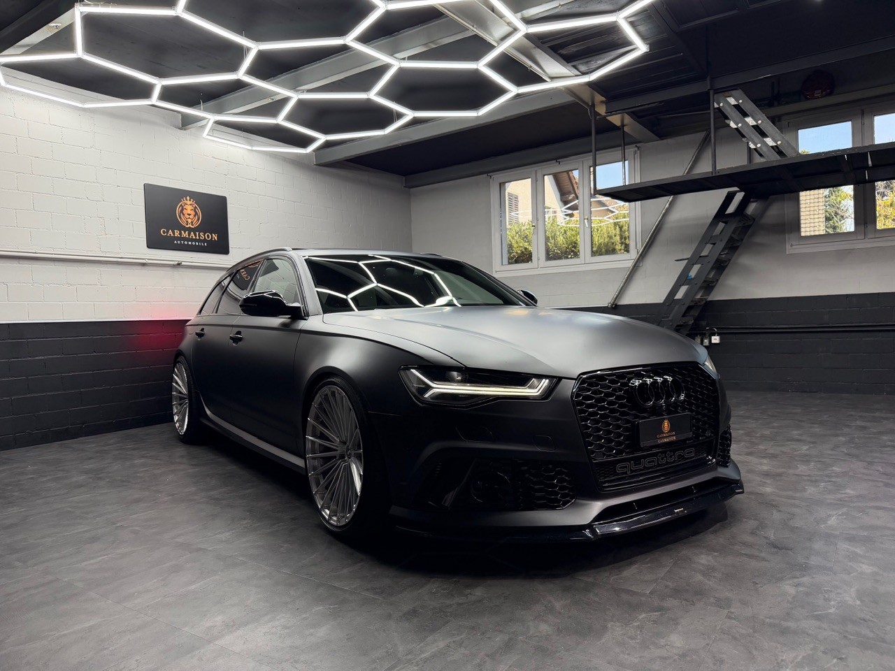 AUDI RS6 Avant 4.0 TFSI V8 performance quattro | CH-Auto | Lowide Wheels | Schiebedach | 360° Kamera | Grau Matt