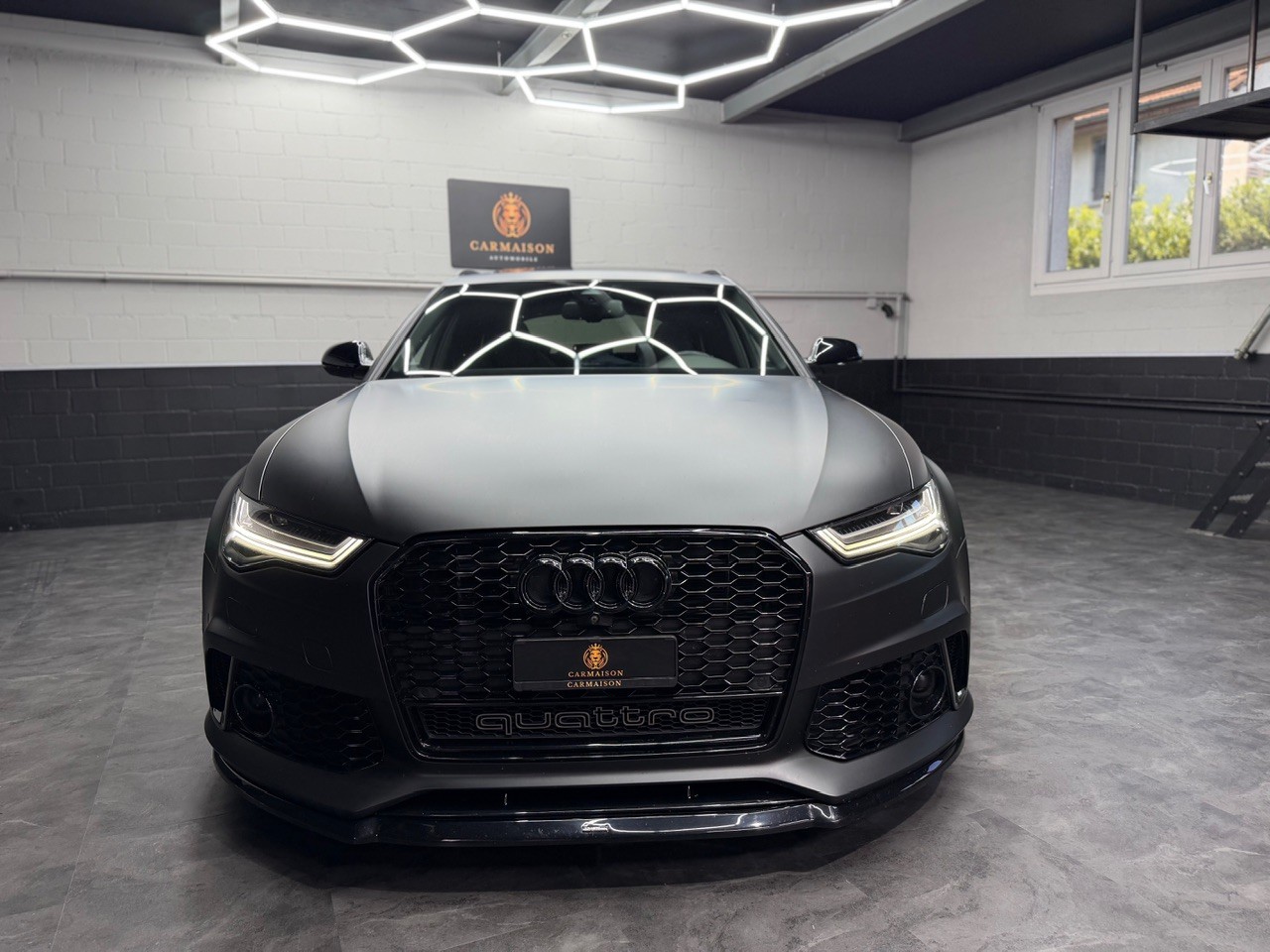 AUDI RS6 Avant 4.0 TFSI V8 performance quattro | CH-Auto | Lowide Wheels | Schiebedach | 360° Kamera | Grau Matt-showroom-element-1