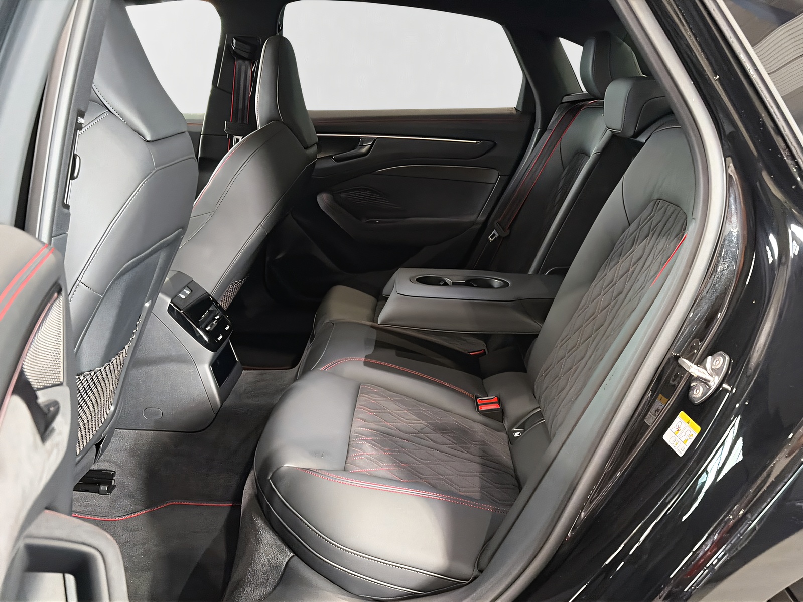 AUDI A6 Limousine TFSI quattro 270 kW**Panodach,S-Sportsitze,,B&O Sound, (5-Jahre Garantie),Np.129'000.-**-image-7