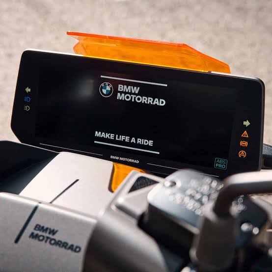 BMW CE 04-image-5