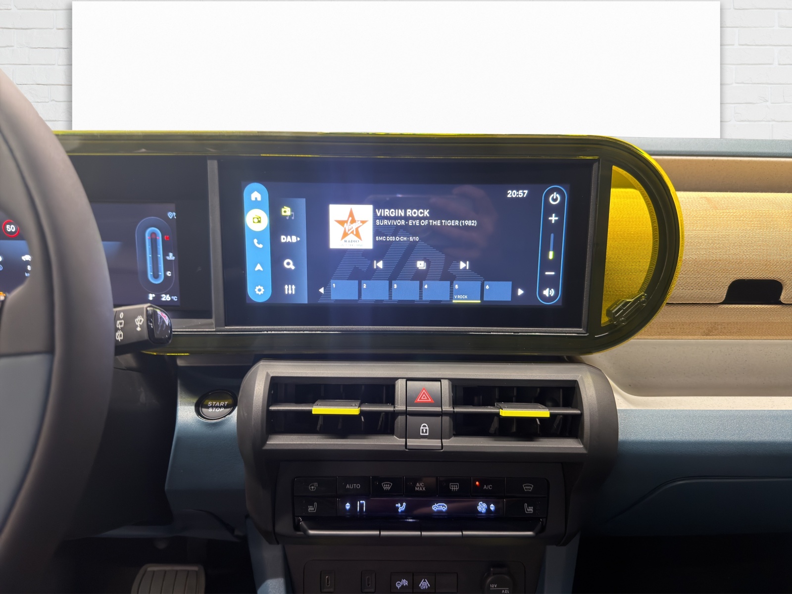 FIAT Grande Panda 1.2 Hybrid La Prima-image-8