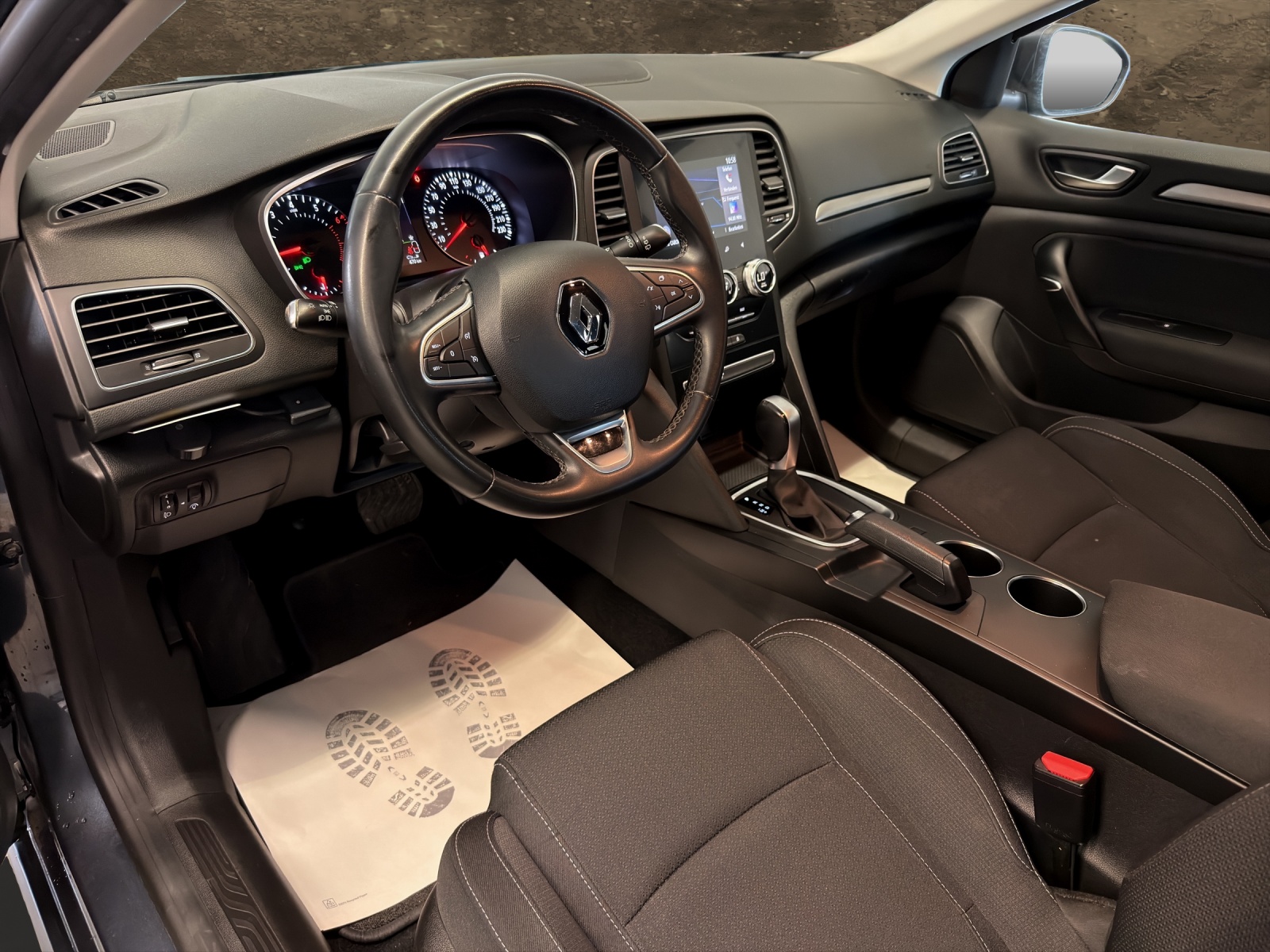 RENAULT Mégane Grandtour 1.3 16V Turbo Zen EDC-image-7
