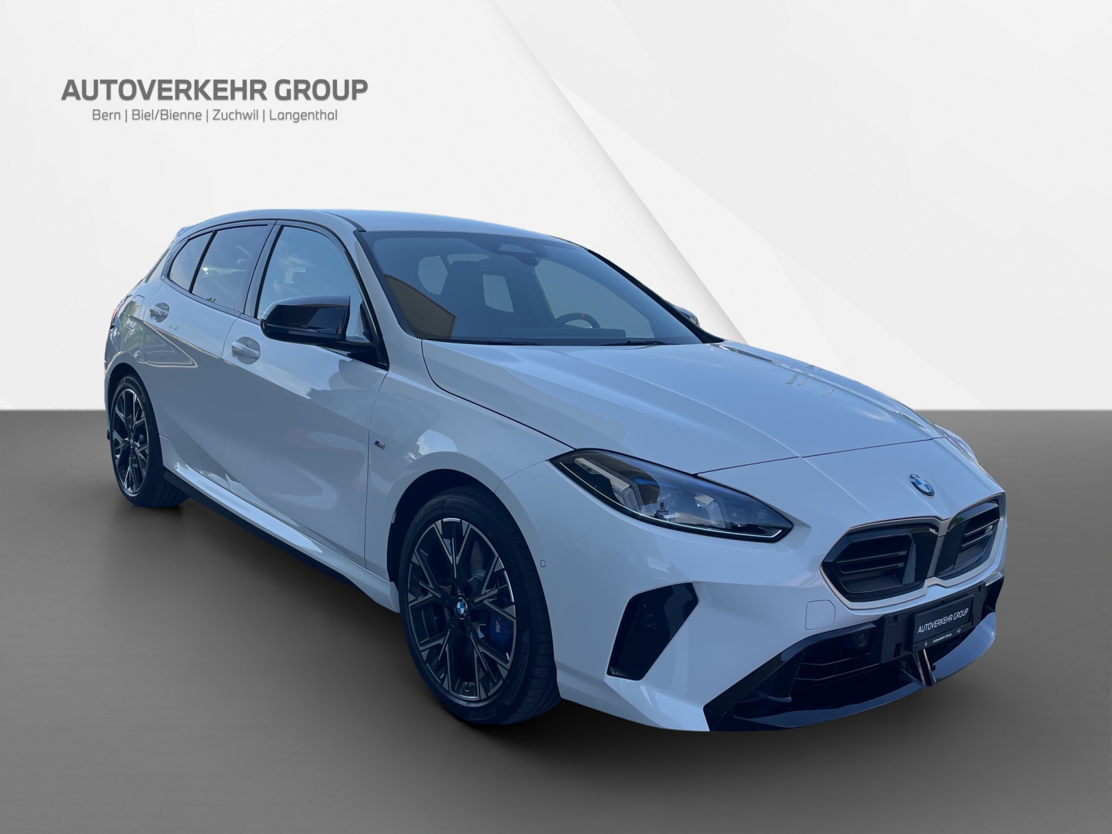 BMW M135 x Drive / 0.0% Leasing-image-7