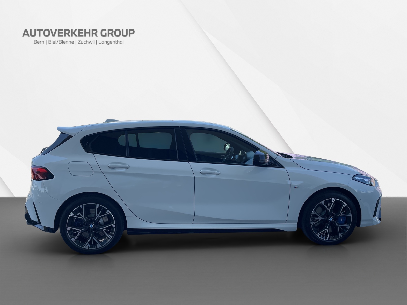 BMW M135 x Drive / 0.0% Leasing-image-6