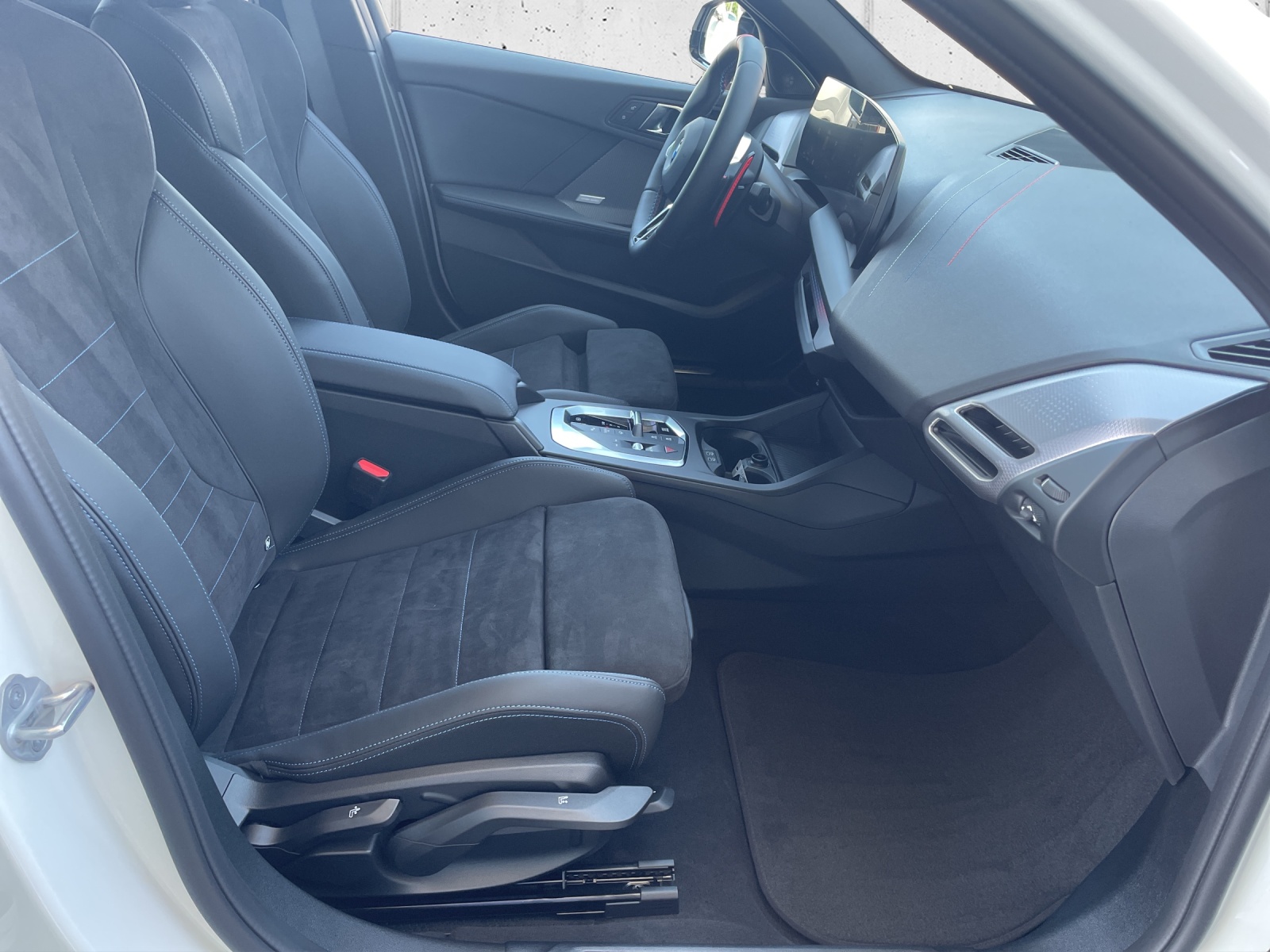 BMW M135 x Drive / 0.0% Leasing-image-16