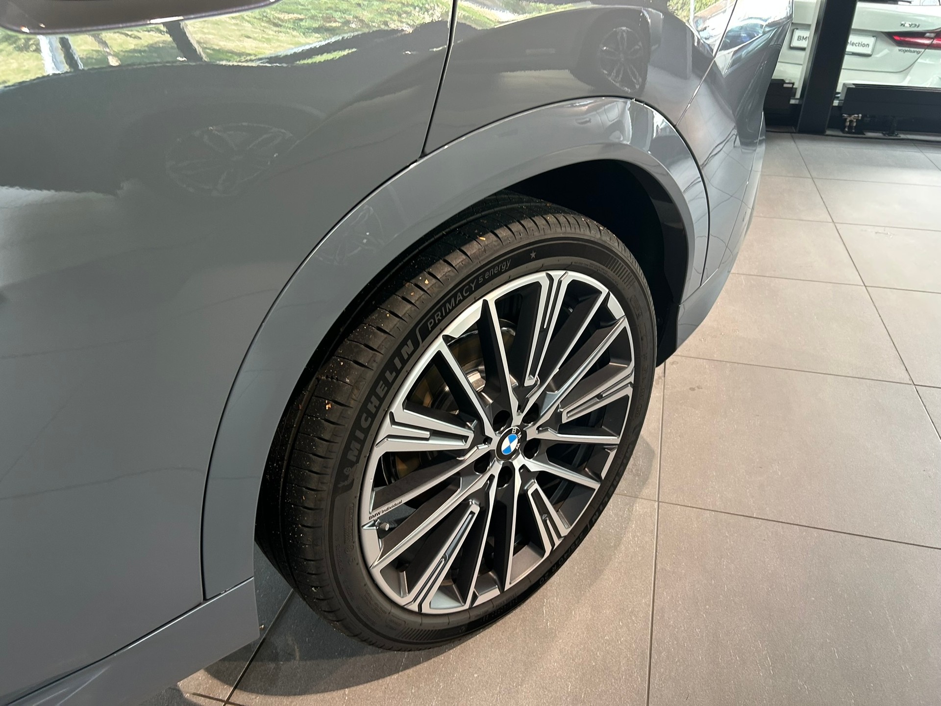 BMW iX2 xDrive 30 Edition M Sport-image-14