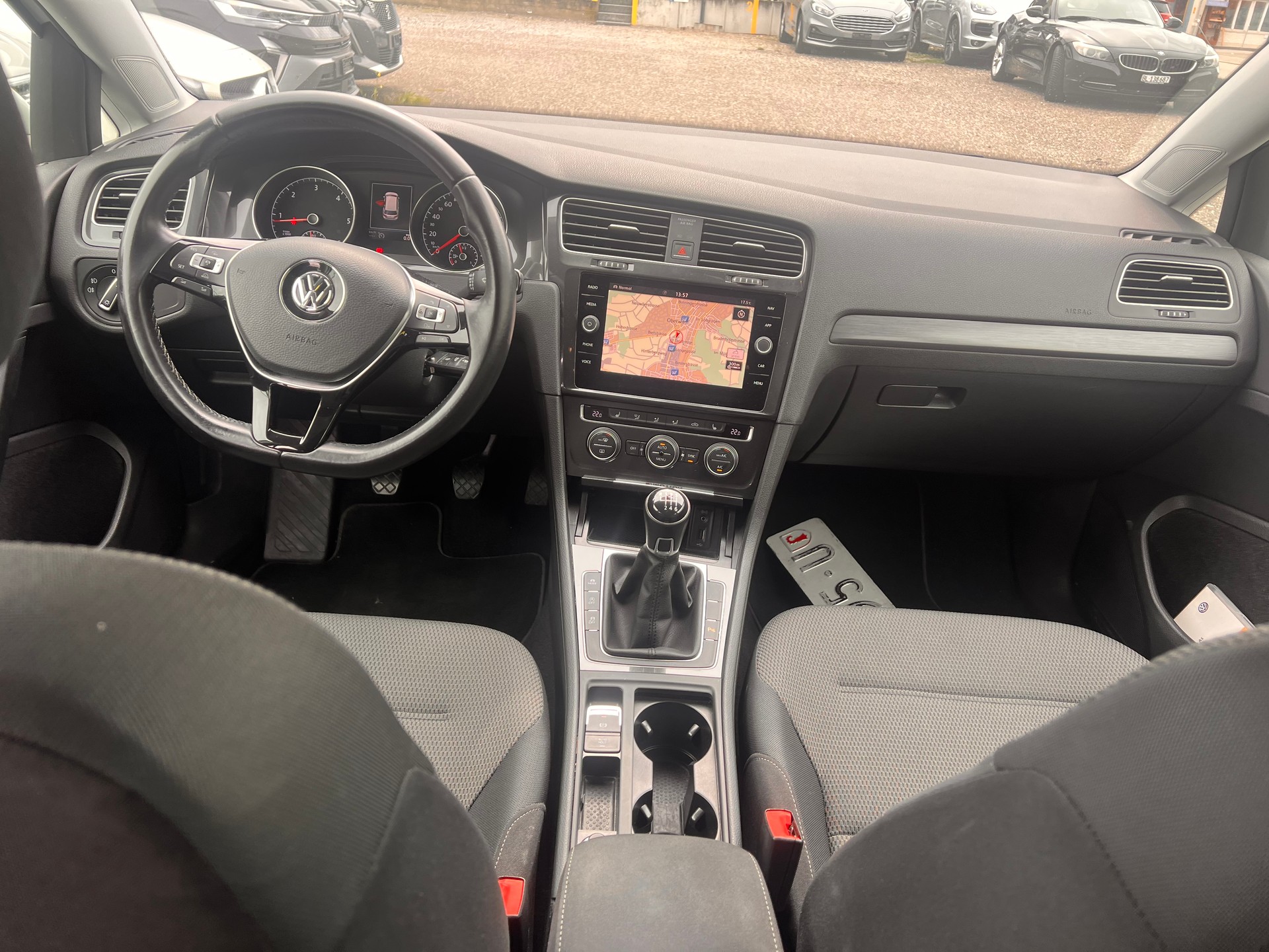 VW Golf Variant 2.0 TDI Comfortline 4Motion-image-7