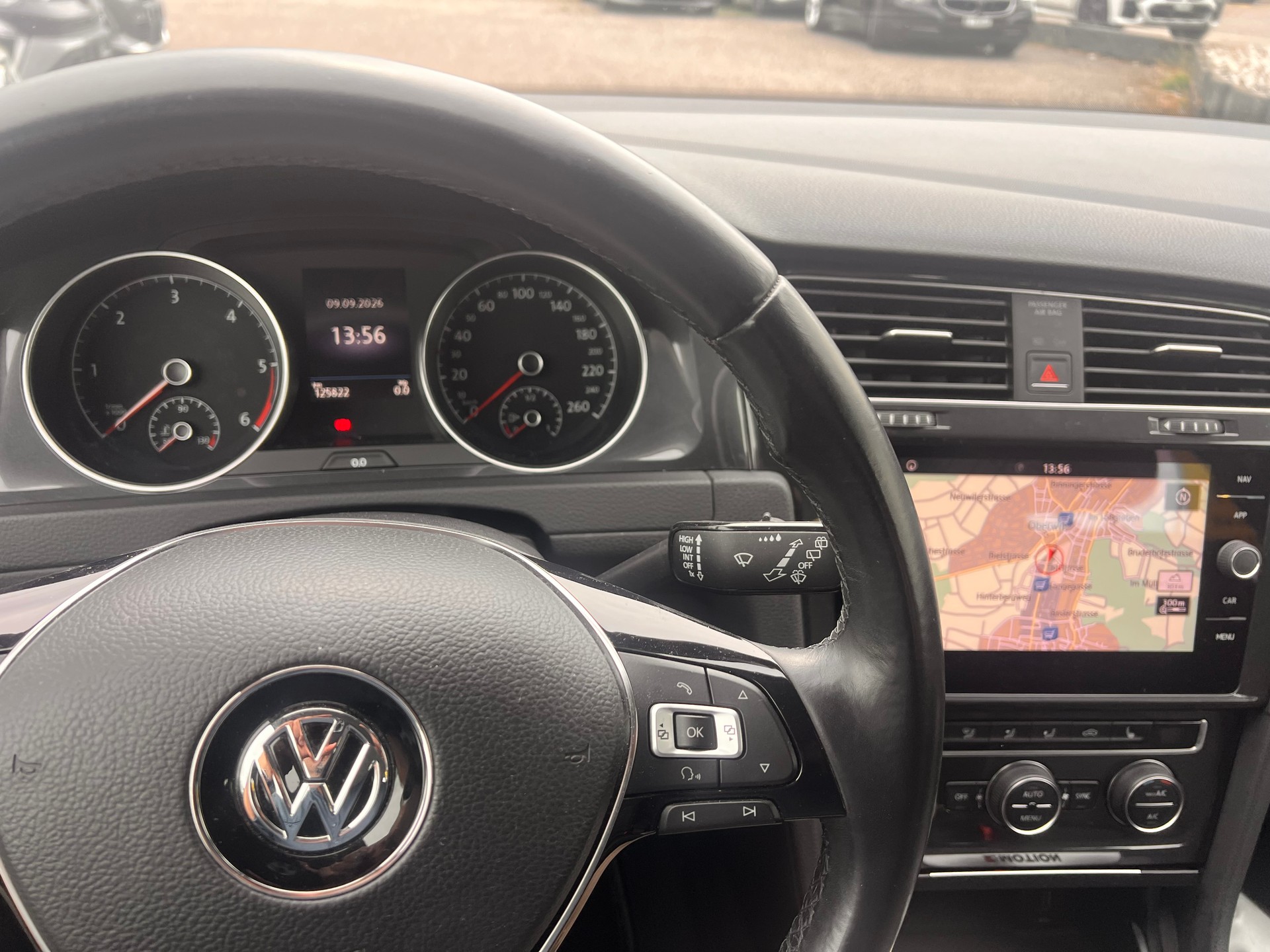 VW Golf Variant 2.0 TDI Comfortline 4Motion-image-13
