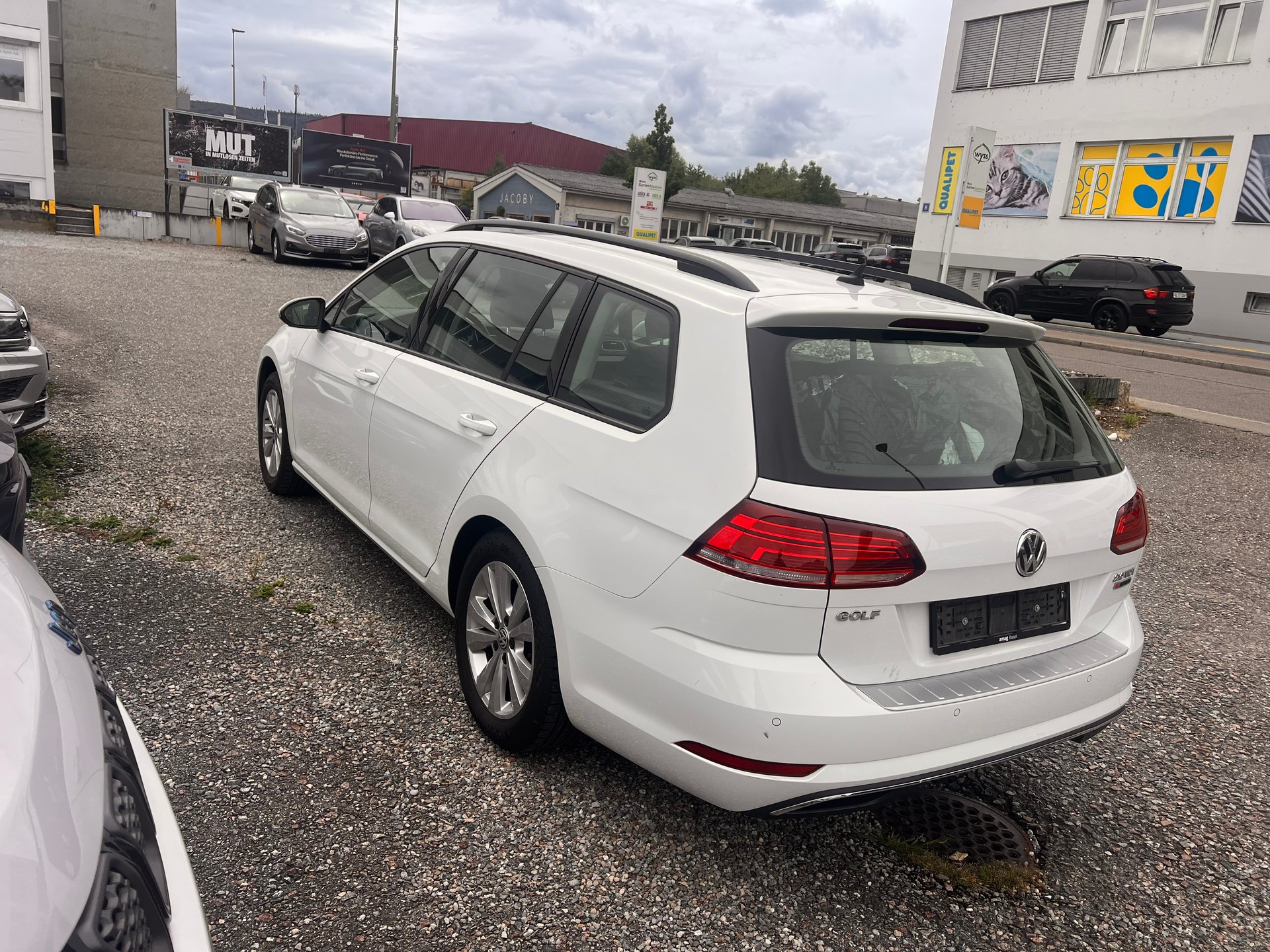 VW Golf Variant 2.0 TDI Comfortline 4Motion-image-4