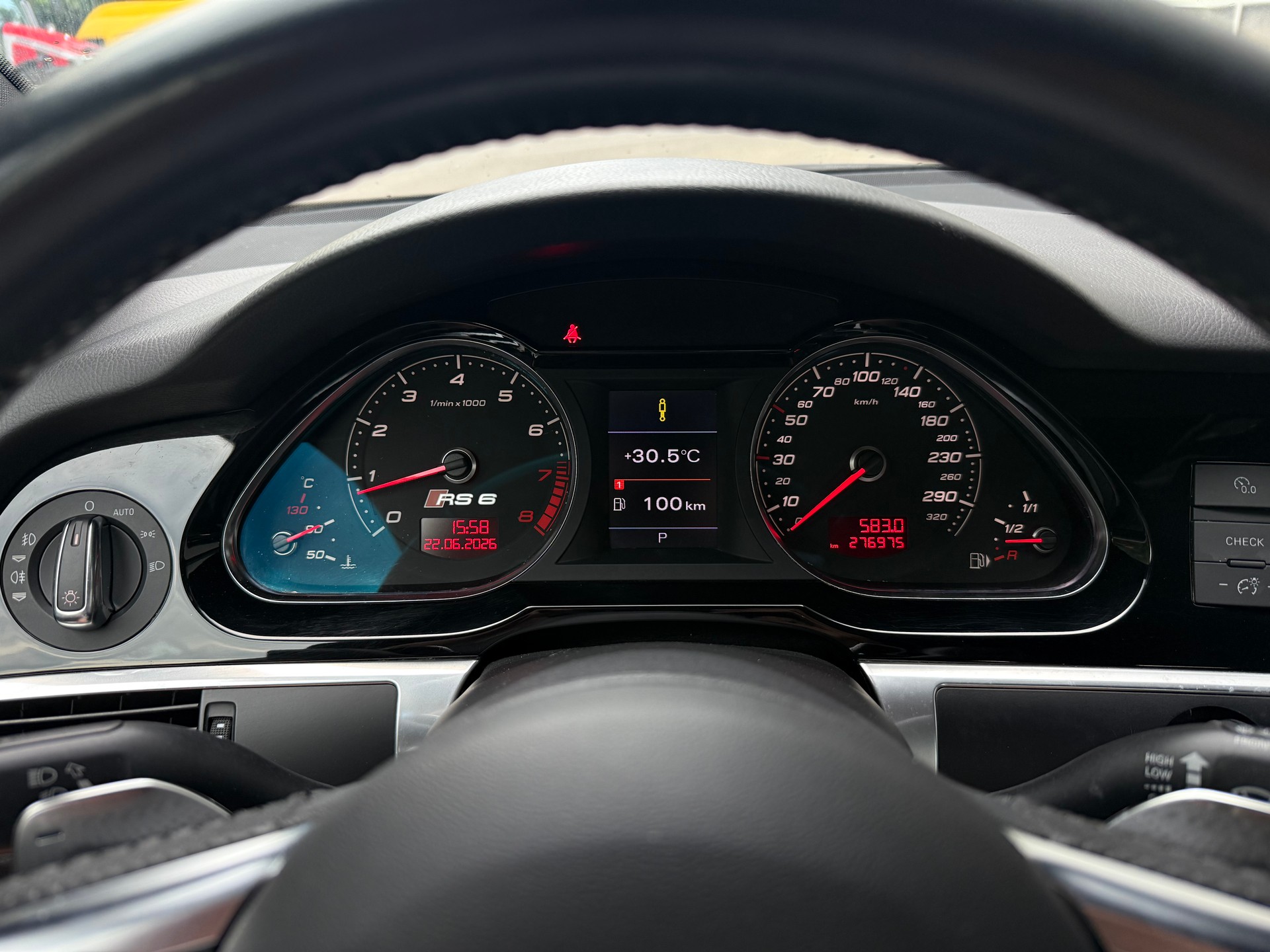 AUDI RS6 Avant 5.0 TFSI V10 quattro tiptronic-image-14