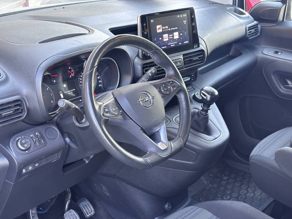 OPEL Combo Life 1.5 D Ultimate S/S 7 places-image-8