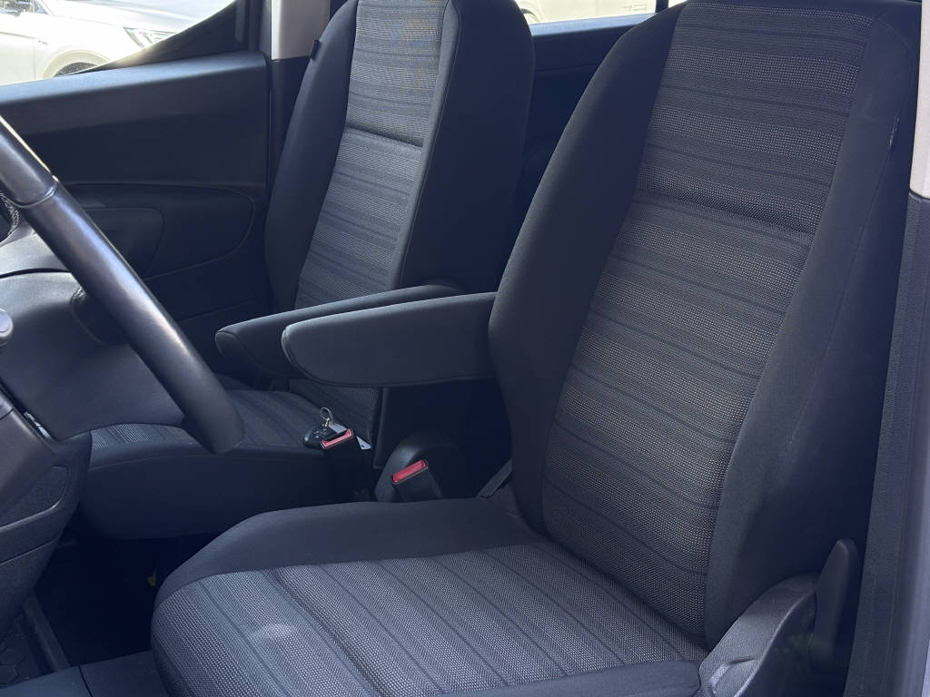 OPEL Combo Life 1.5 D Ultimate S/S 7 places-image-9