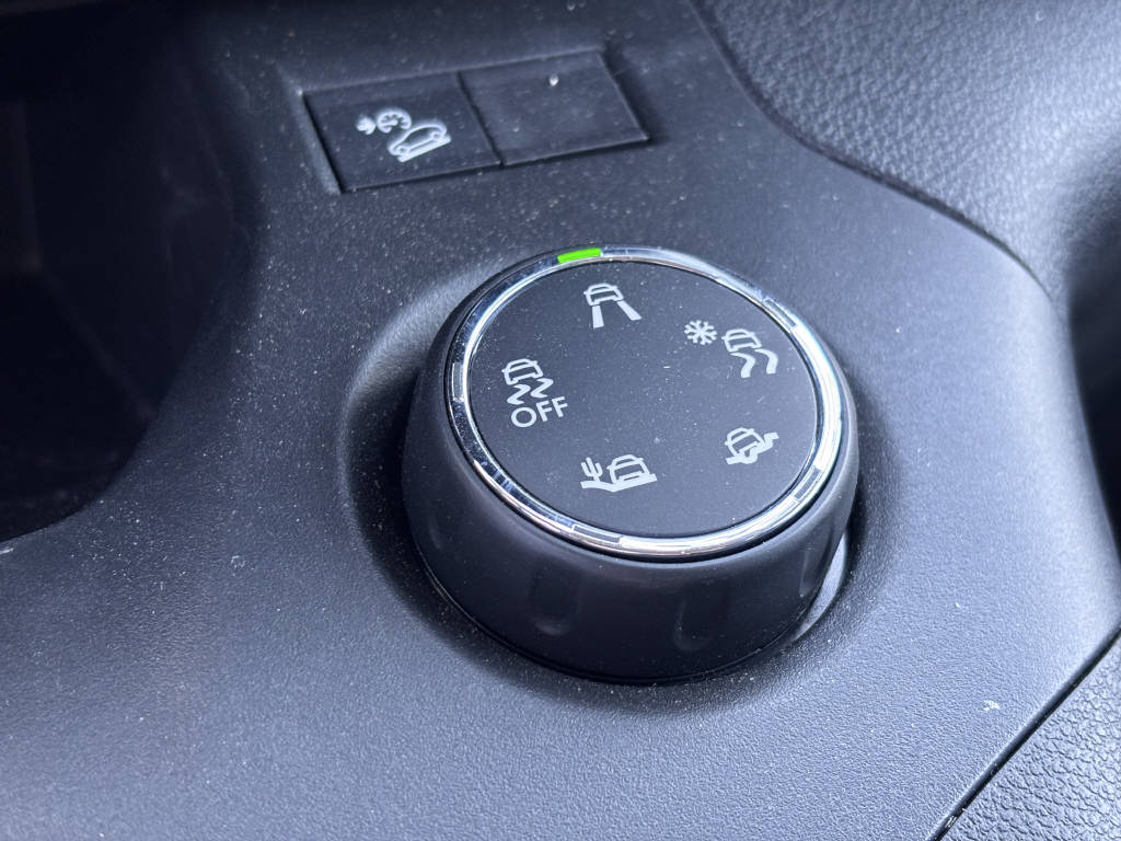 OPEL Combo Life 1.5 D Ultimate S/S 7 places-image-16