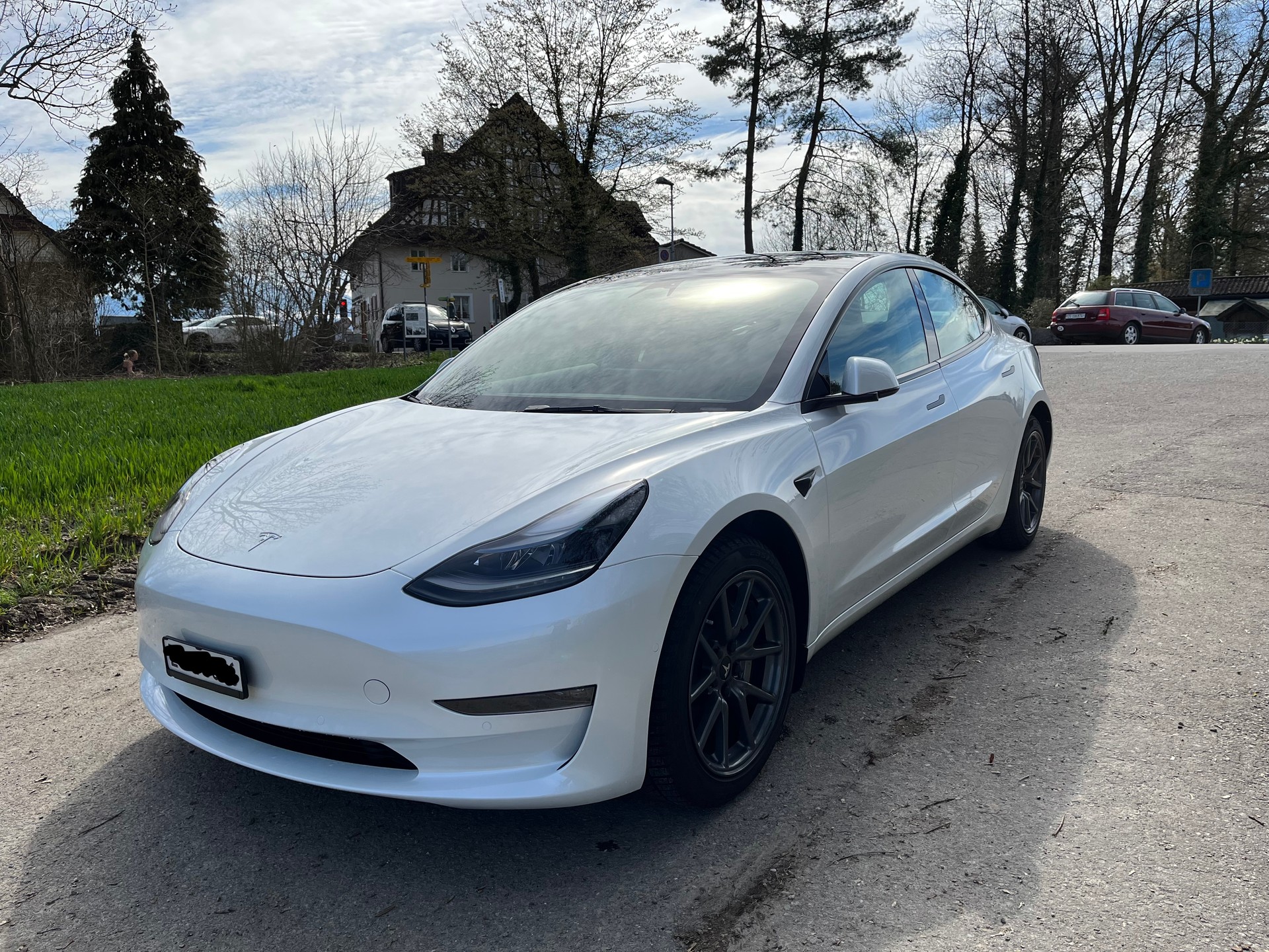 TESLA LR AWD Refresh – nur 43’300 km | AMD Ryzen | Enhanced Autopilot | USS | 2 Radsätze & Garantie-image-1