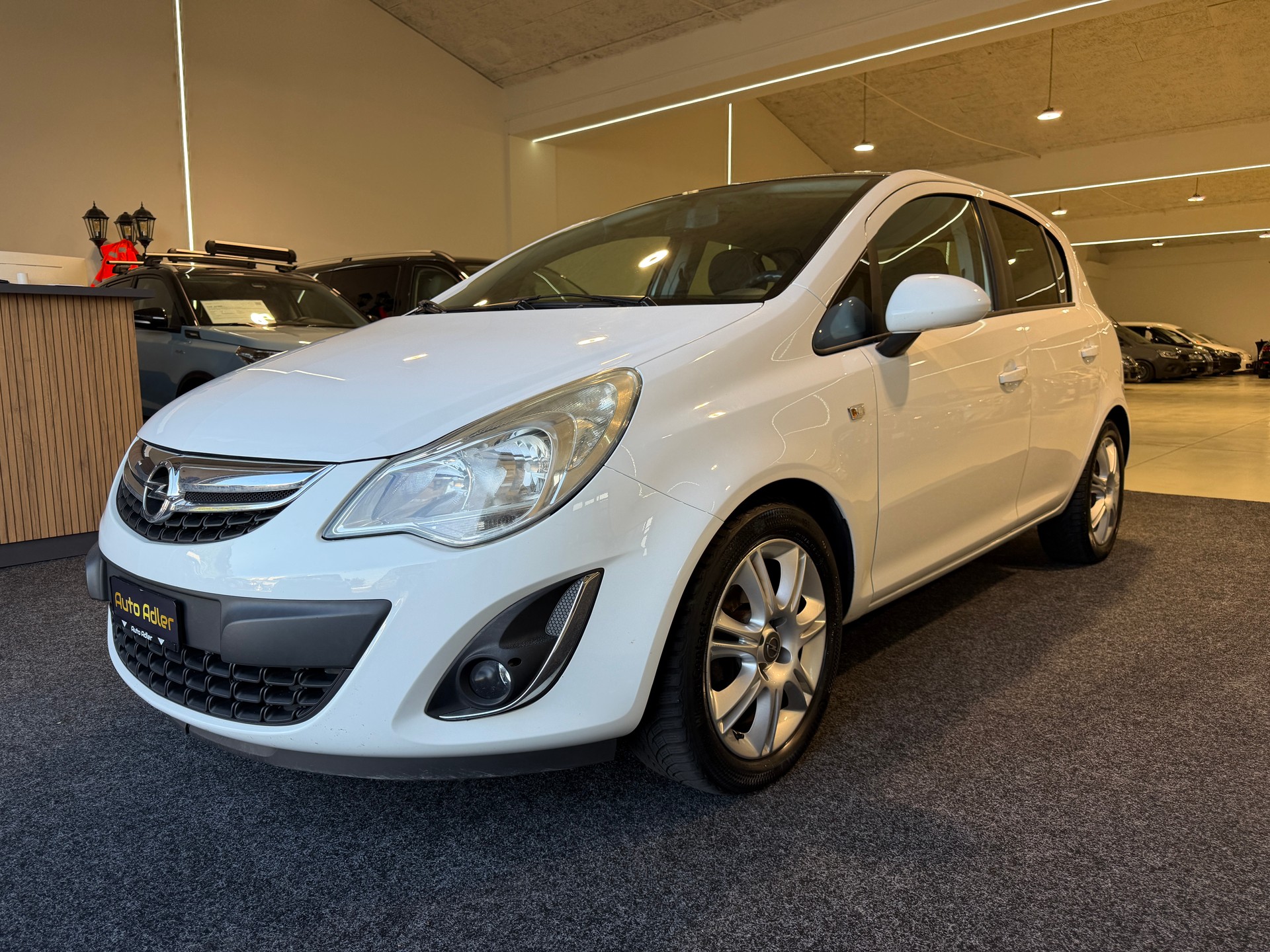 OPEL Corsa 1.4 TP Color Edition-showroom-element-1