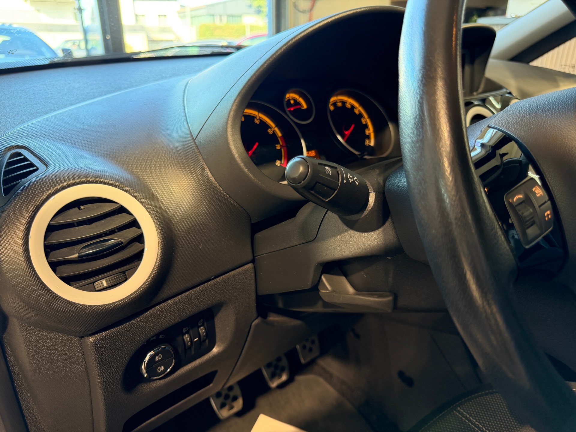 OPEL Corsa 1.4 TP Color Edition-image-19