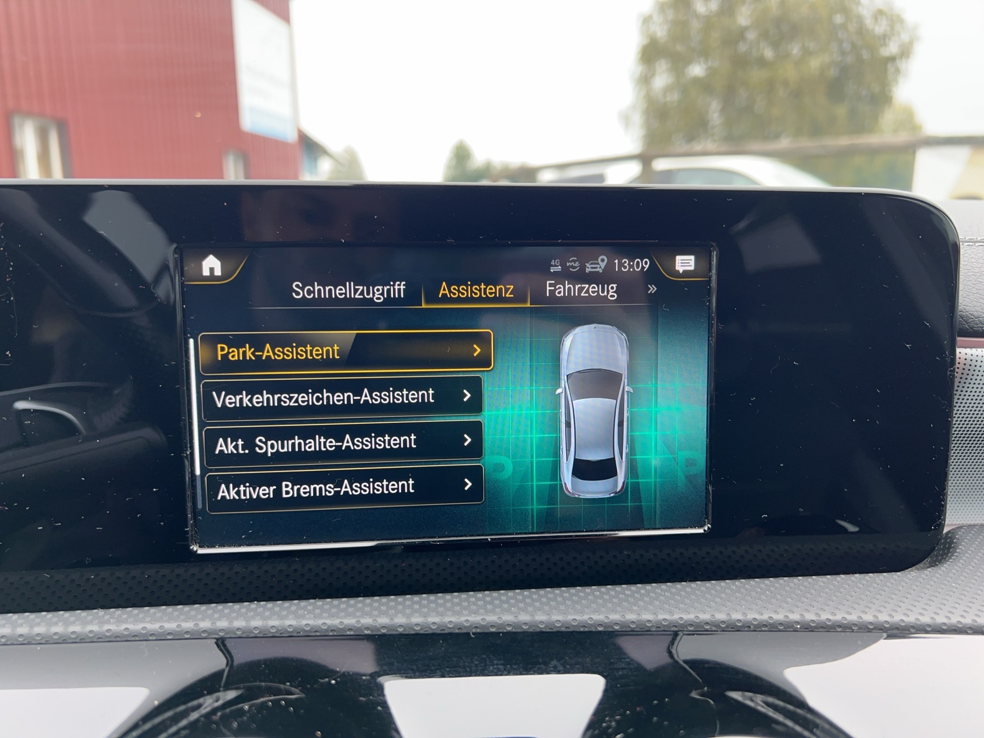 MERCEDES-BENZ A-Klasse A 250 e AMG Line 8G-DCT-image-51