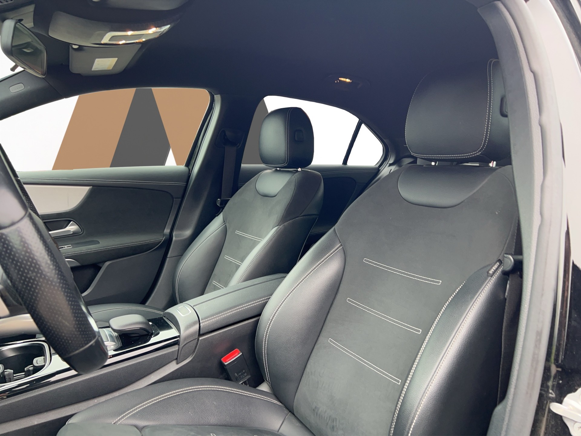 MERCEDES-BENZ A-Klasse A 250 e AMG Line 8G-DCT-image-33