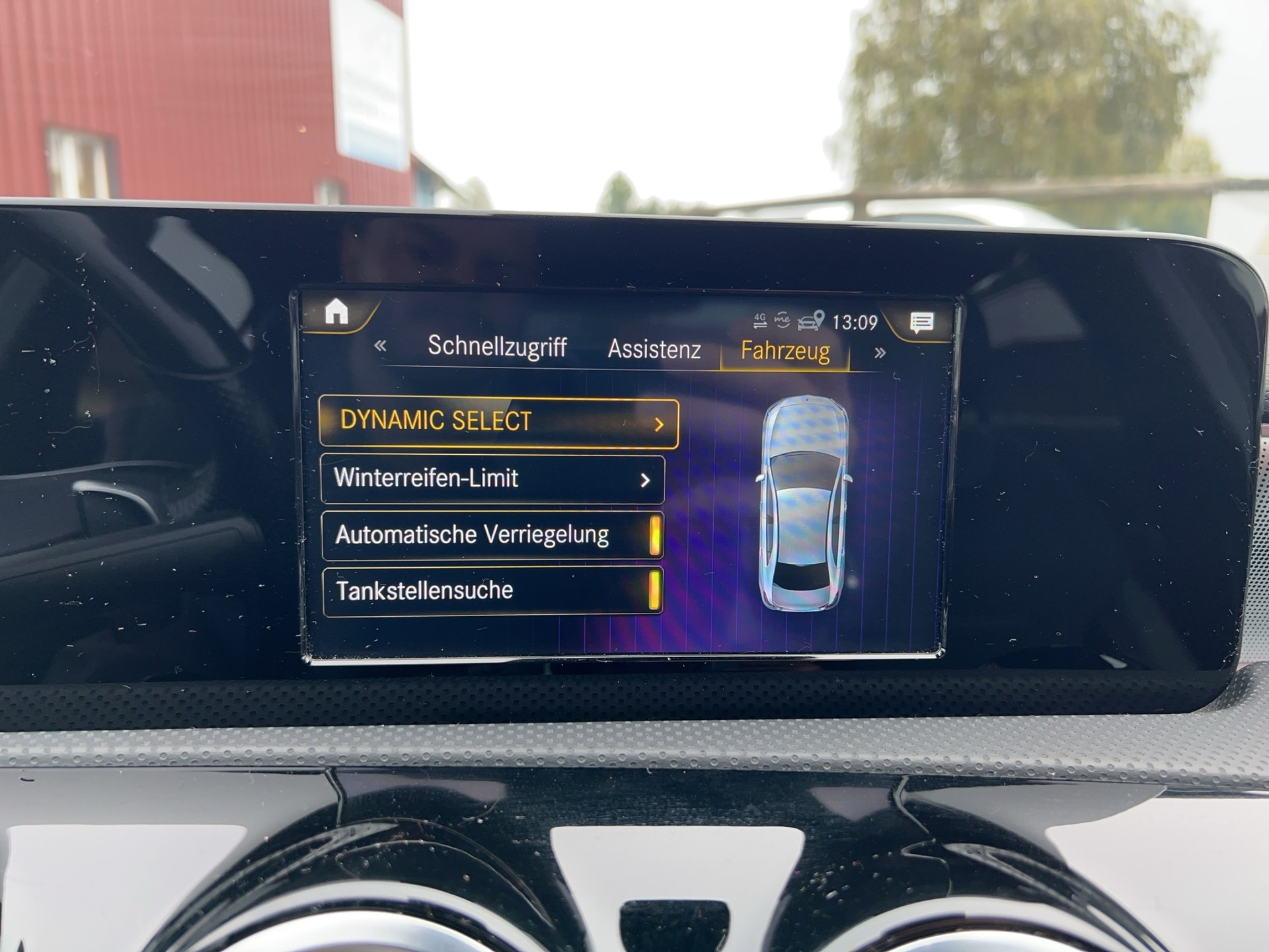 MERCEDES-BENZ A-Klasse A 250 e AMG Line 8G-DCT-image-52