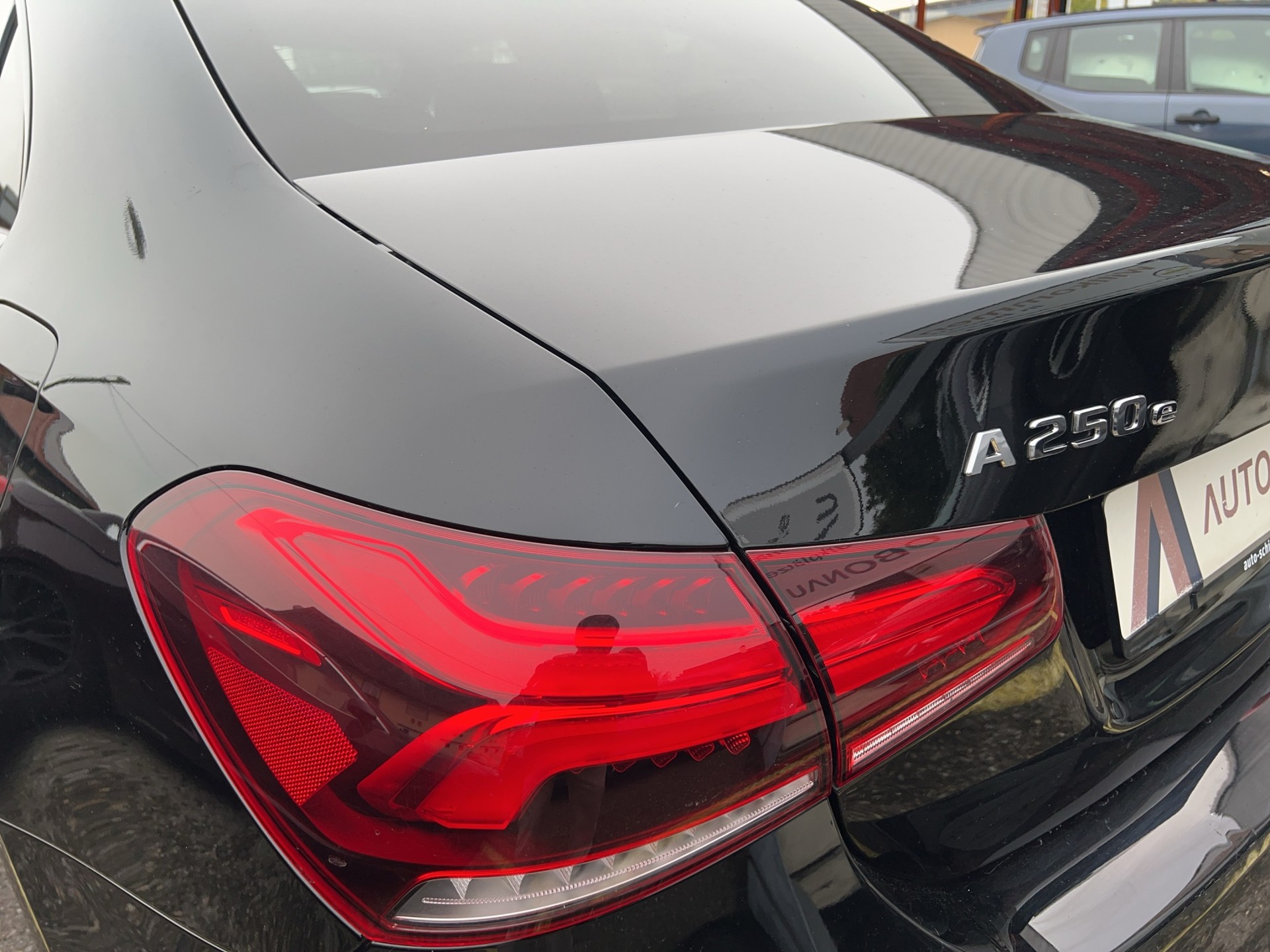 MERCEDES-BENZ A-Klasse A 250 e AMG Line 8G-DCT-image-59