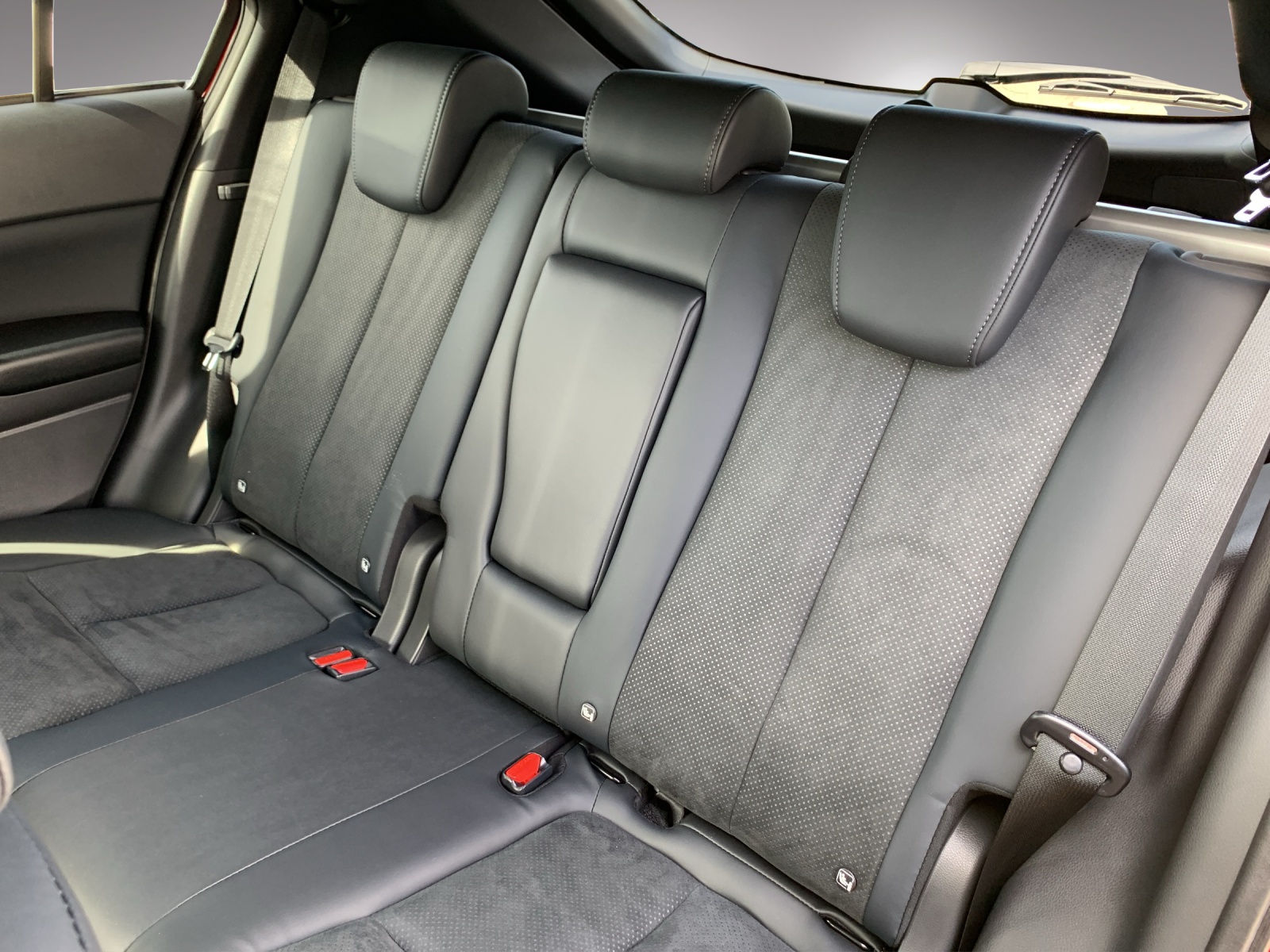 MITSUBISHI Eclipse Cross 2.4 PHEV Blackline-image-6