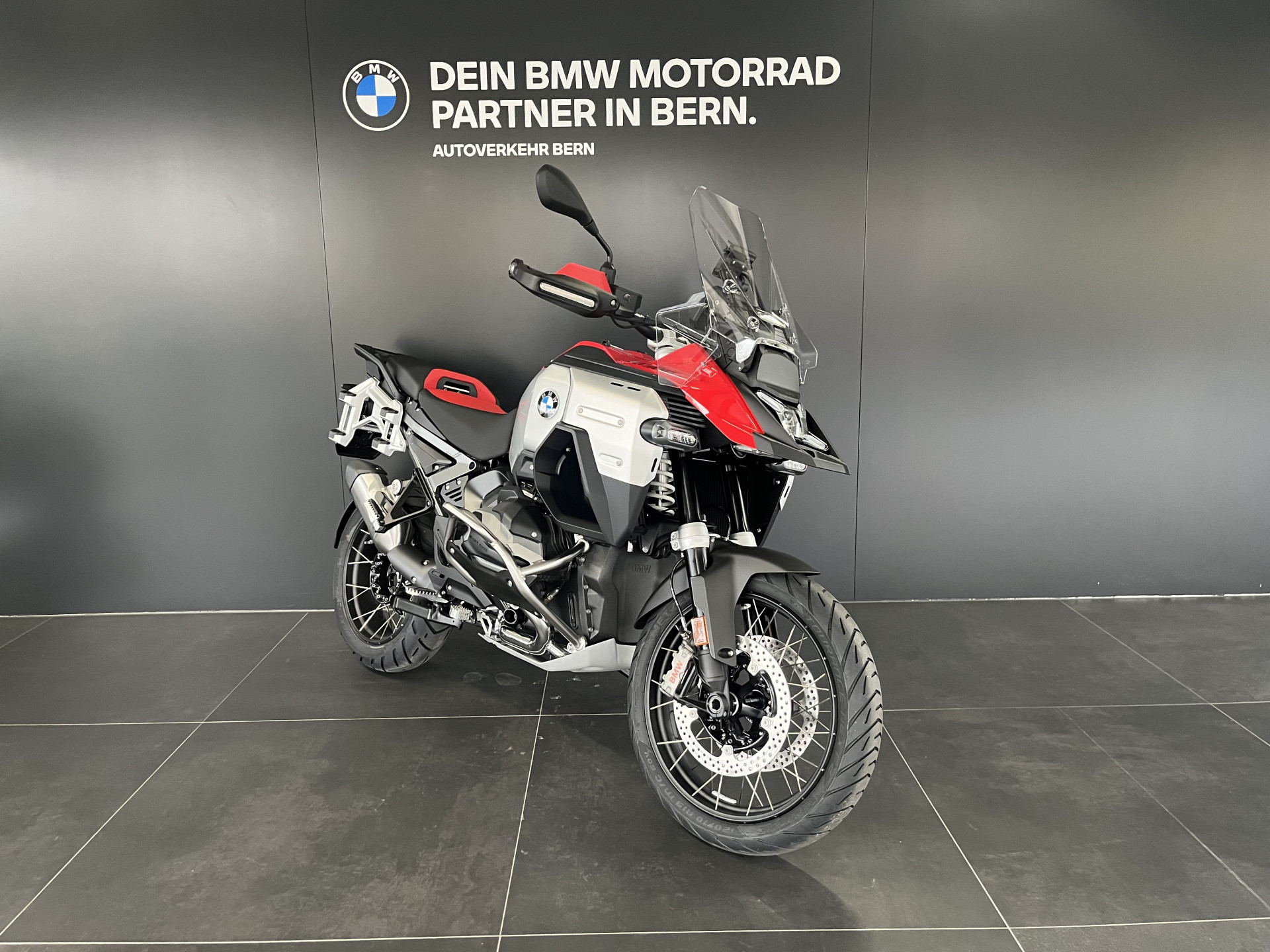 BMW R 1300 GS Adventure-image-1