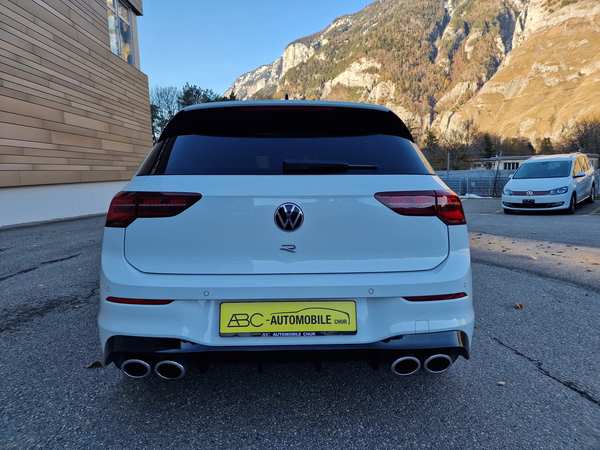 VW Golf 2.0 TSI R DSG 4Motion-image-10