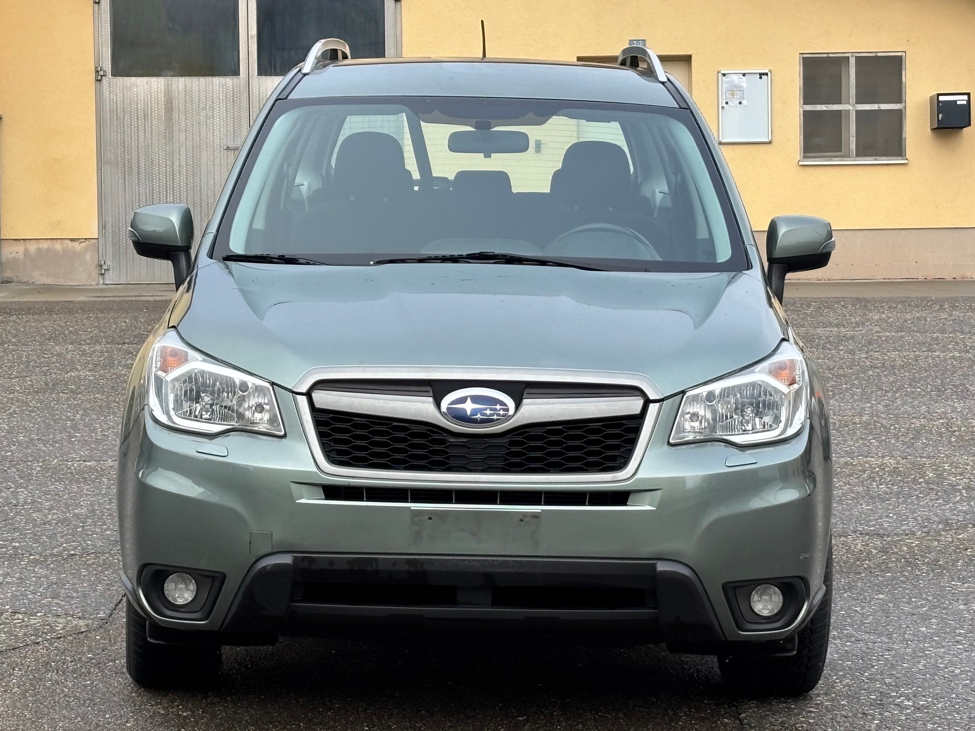SUBARU Forester 2.0