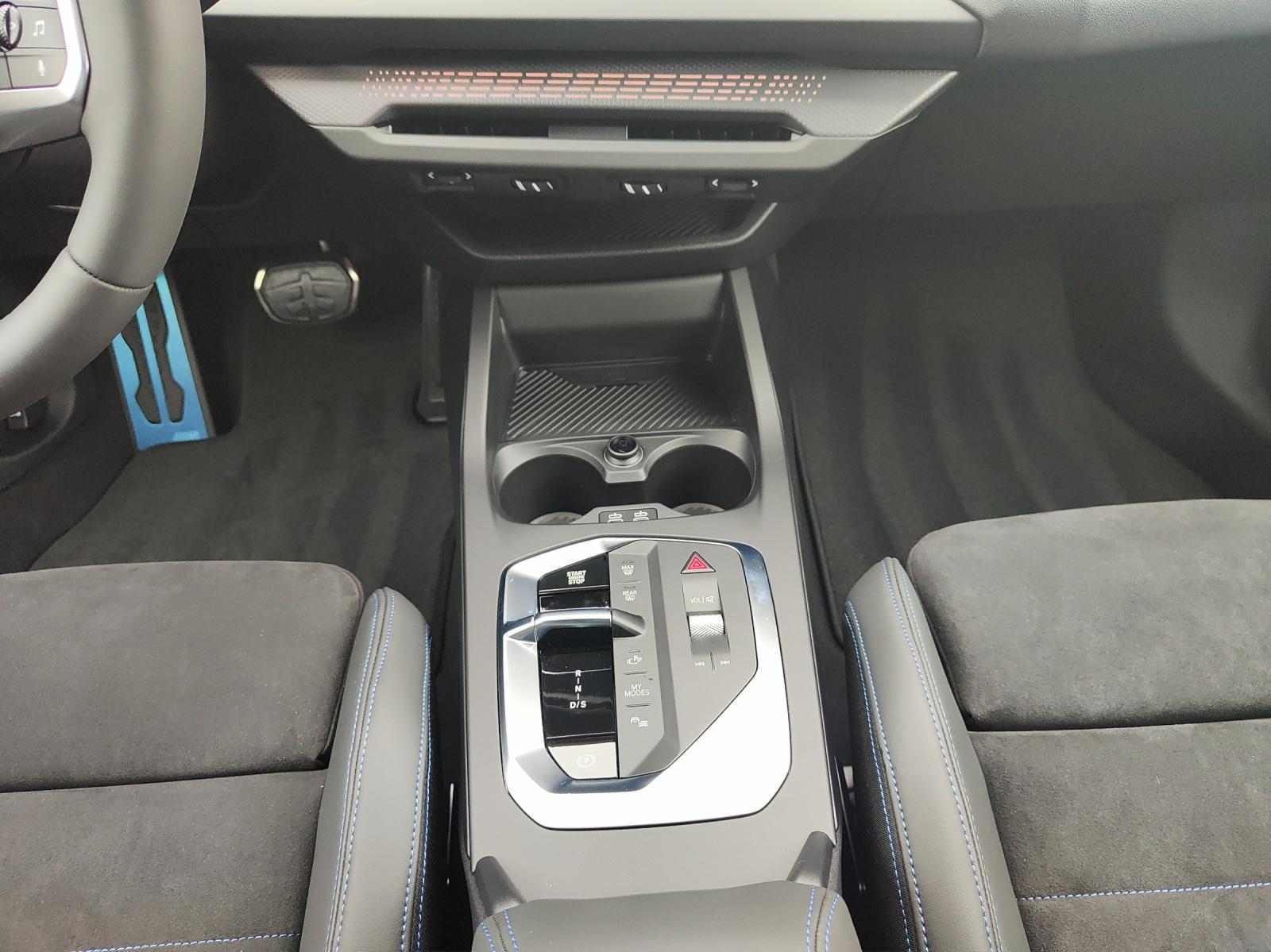 BMW M235i xDrive Gran Coupé-image-9
