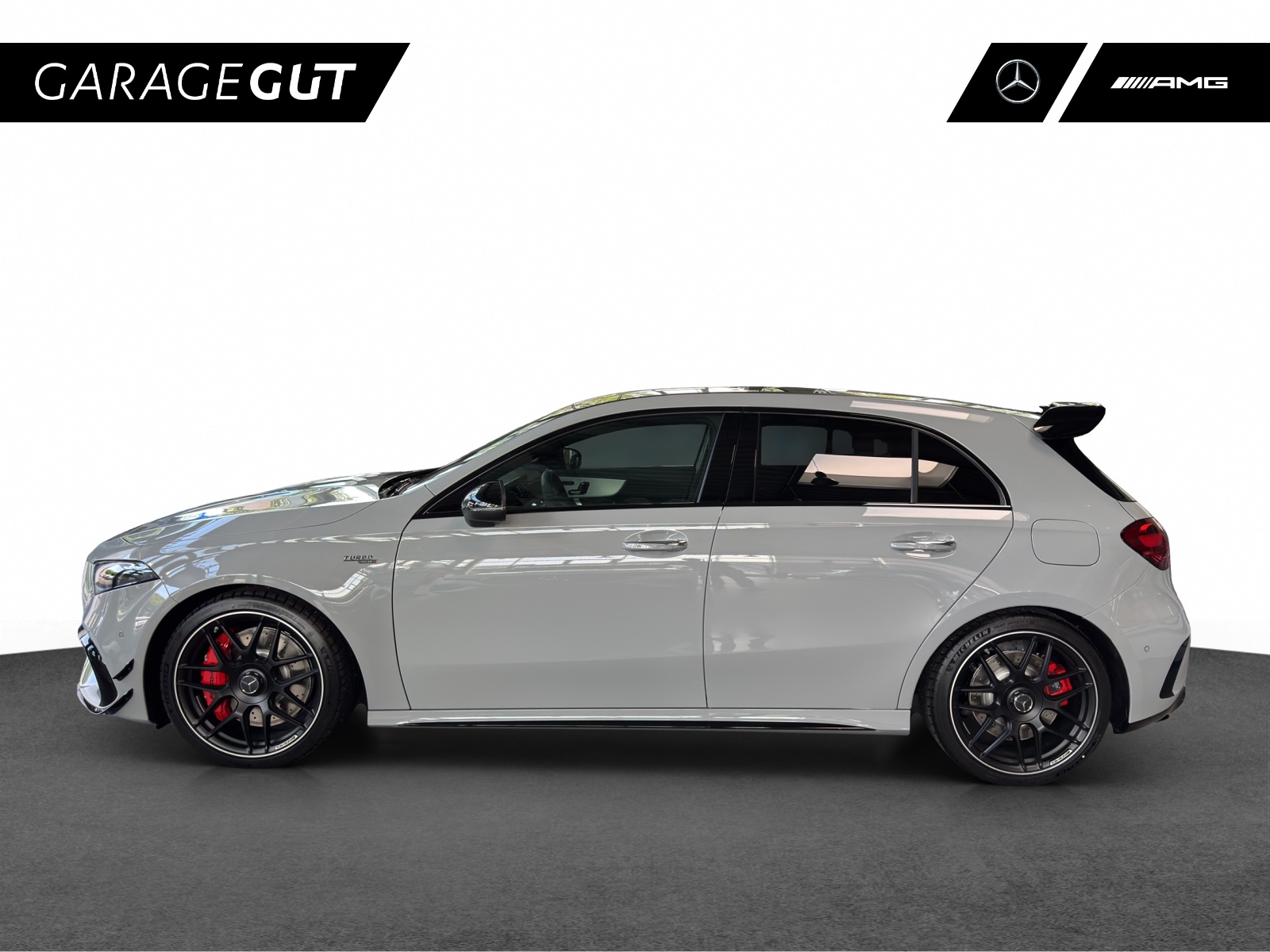 MERCEDES-BENZ A AMG 45 S 4Matic 8G-DCT-showroom-element-1