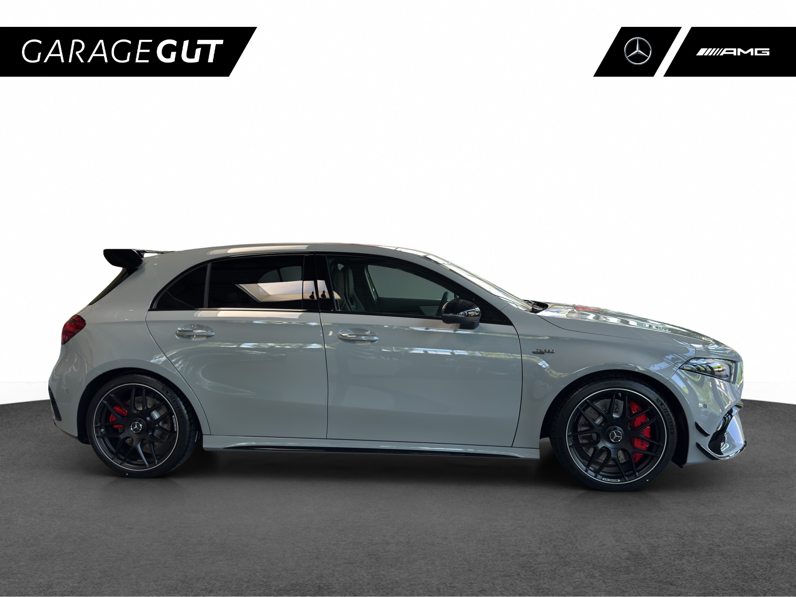 MERCEDES-BENZ A AMG 45 S 4Matic 8G-DCT-showroom-element-2