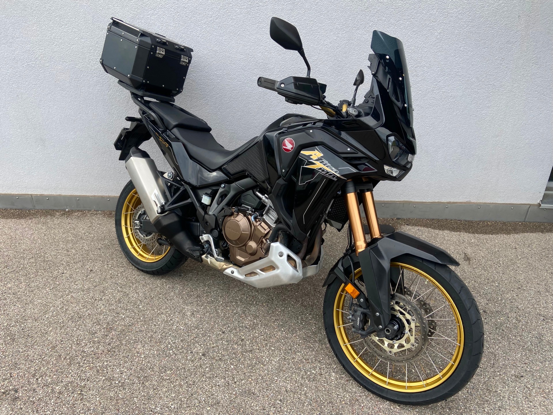 HONDA CRF 1100 Africa Twin Adventure-image-1