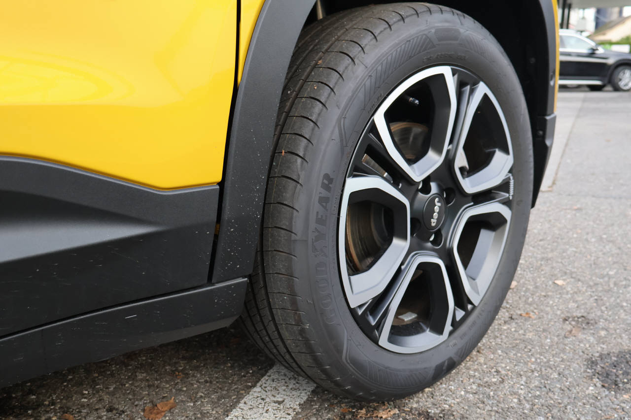 JEEP Avenger Summit-image-9