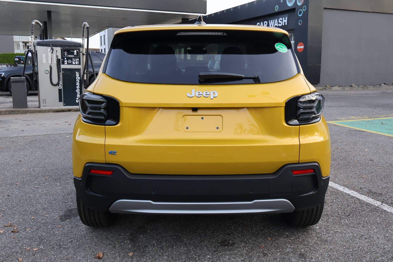 JEEP Avenger Summit-image-3
