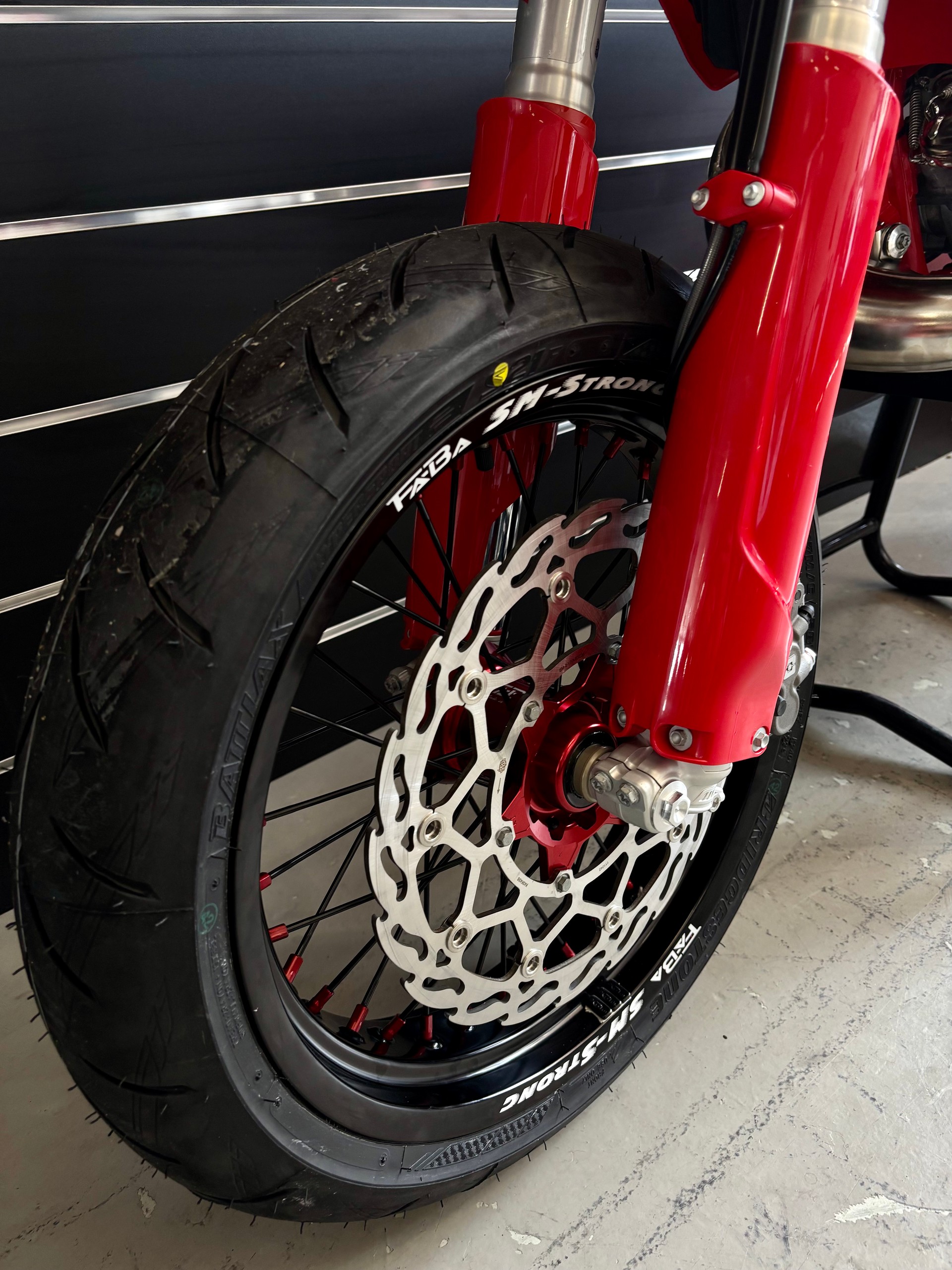 GASGAS EC 300 SUPERMOTO-image-6