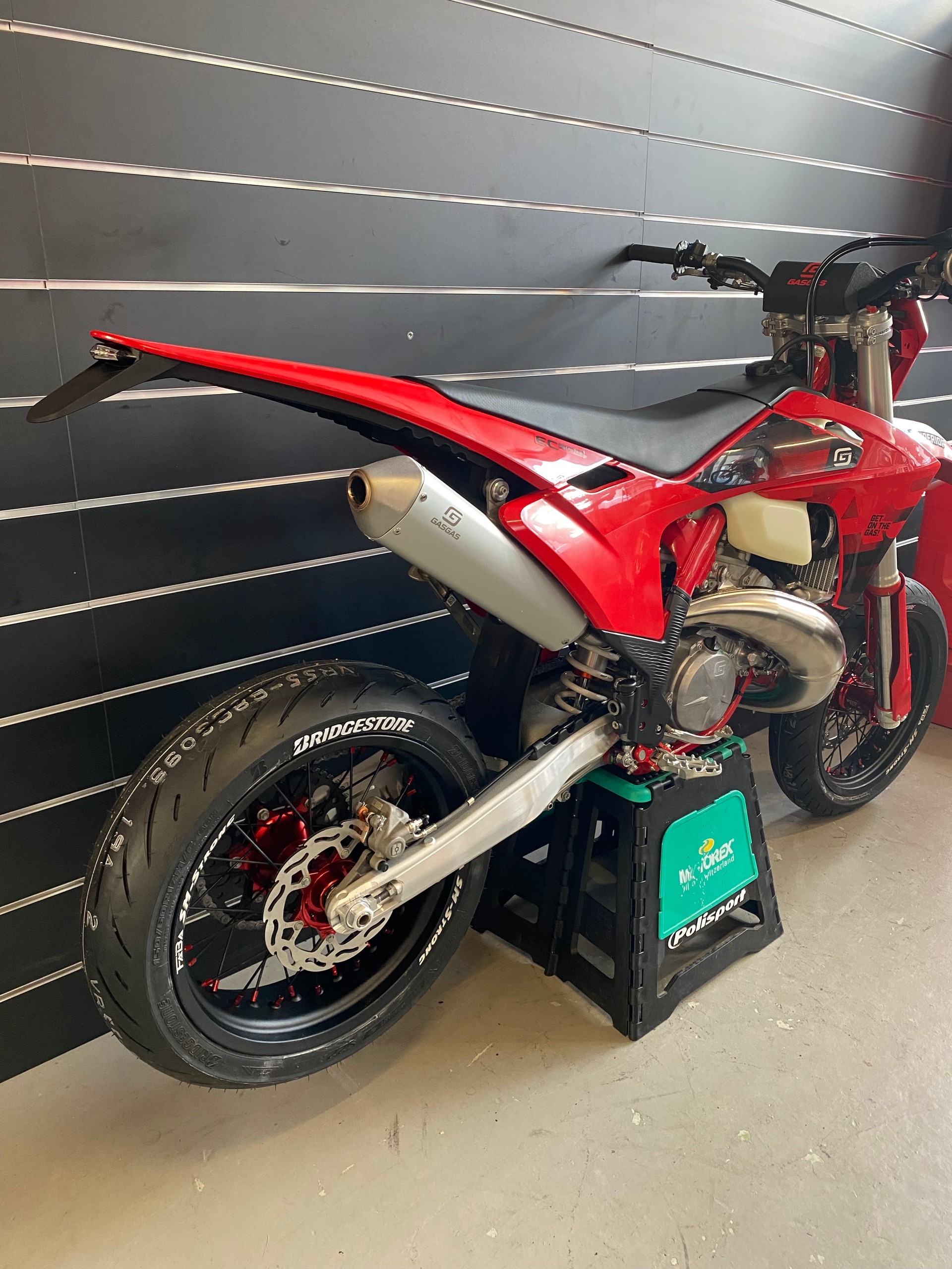 GASGAS EC 300 SUPERMOTO-image-2