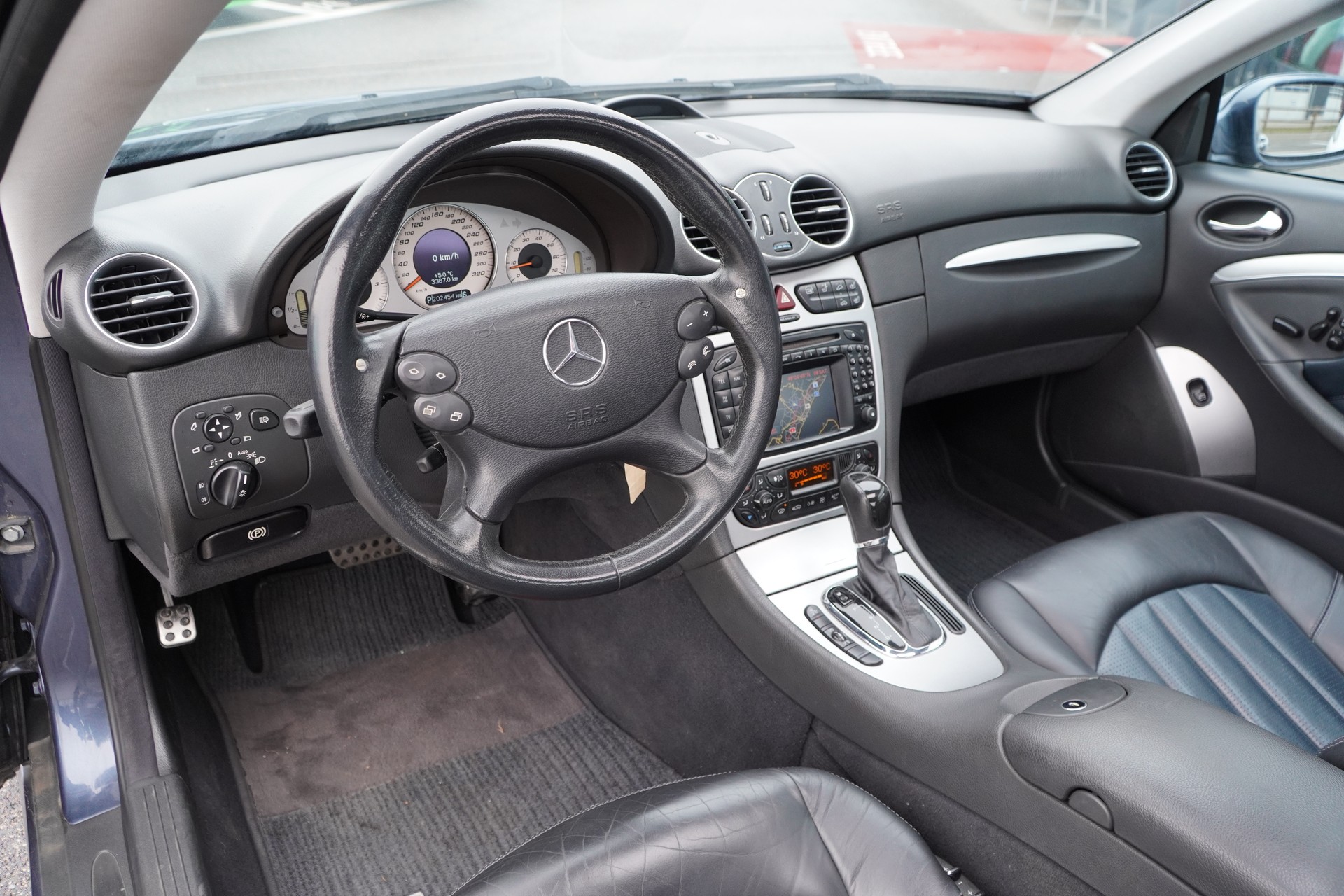 MERCEDES-BENZ CLK 55 AMG Avantgarde Automatic-image-26