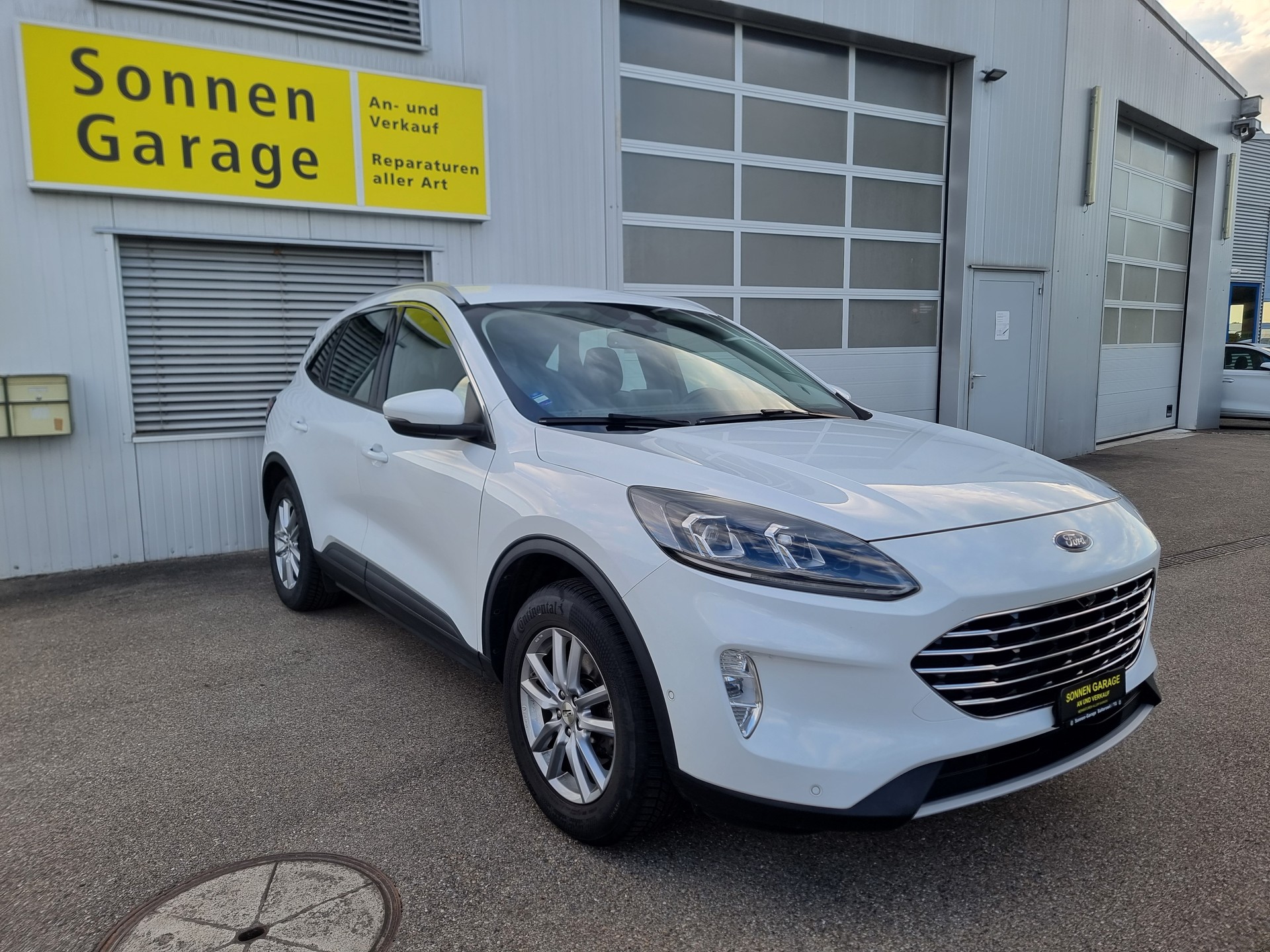 FORD Kuga 2.5 FHEV Titanium 4WD