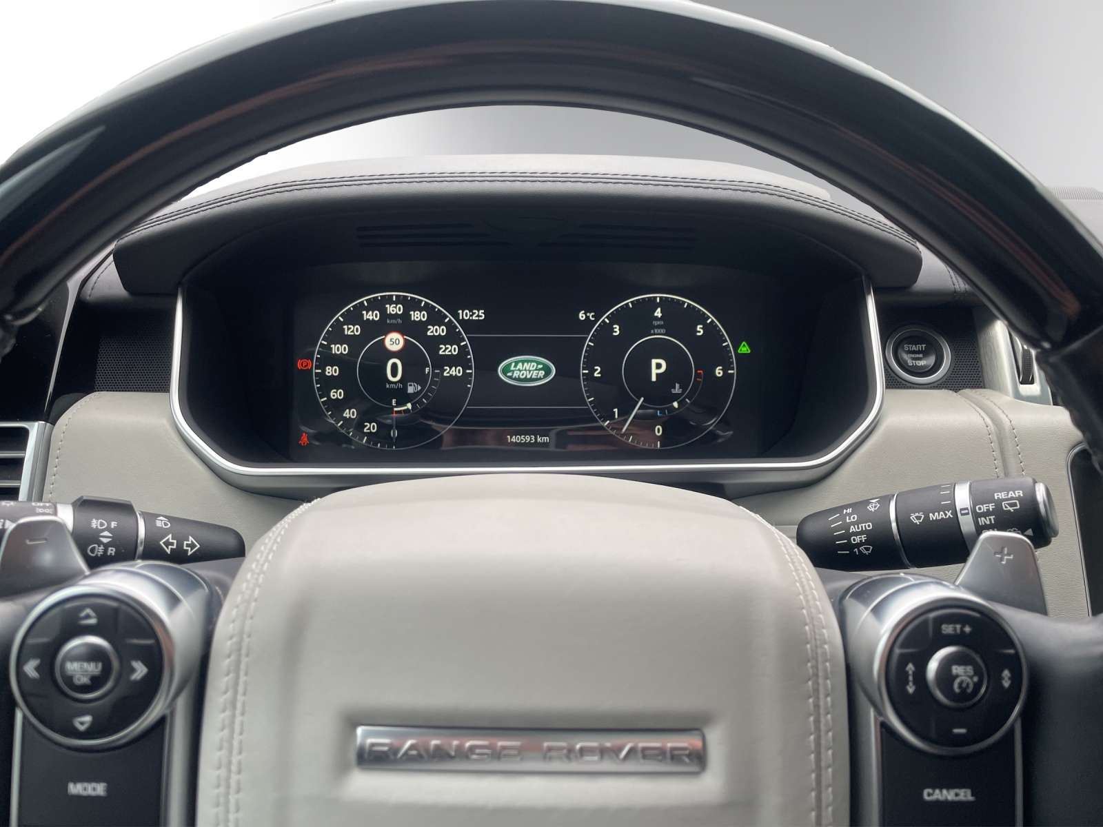 LAND ROVER Range Rover 4.4 SDV8 Autobiography Automatic-image-16