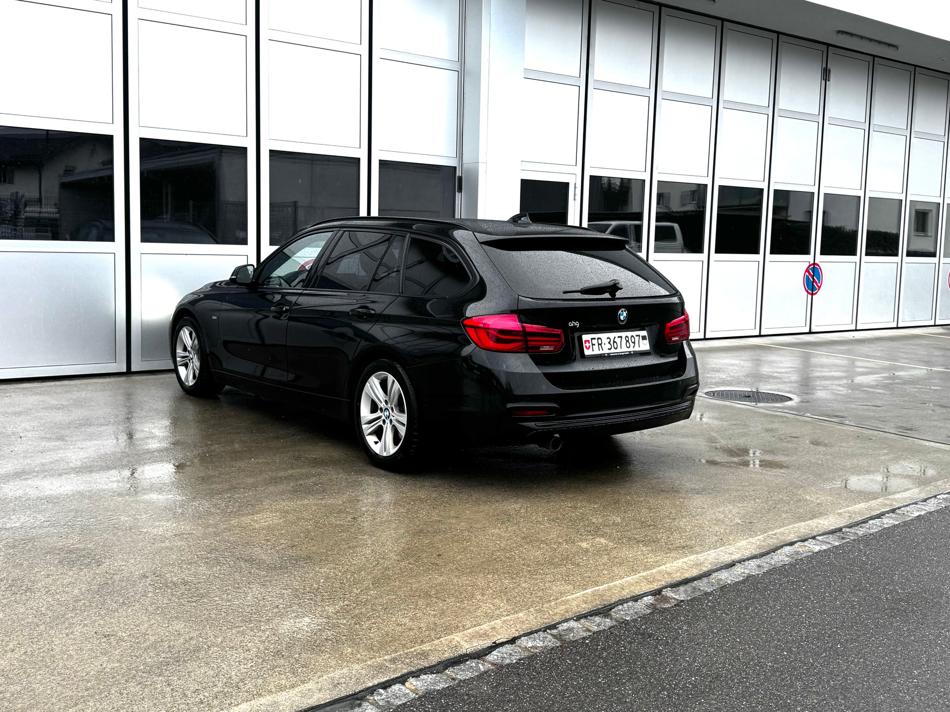 BMW 318d Touring Steptronic-image-4