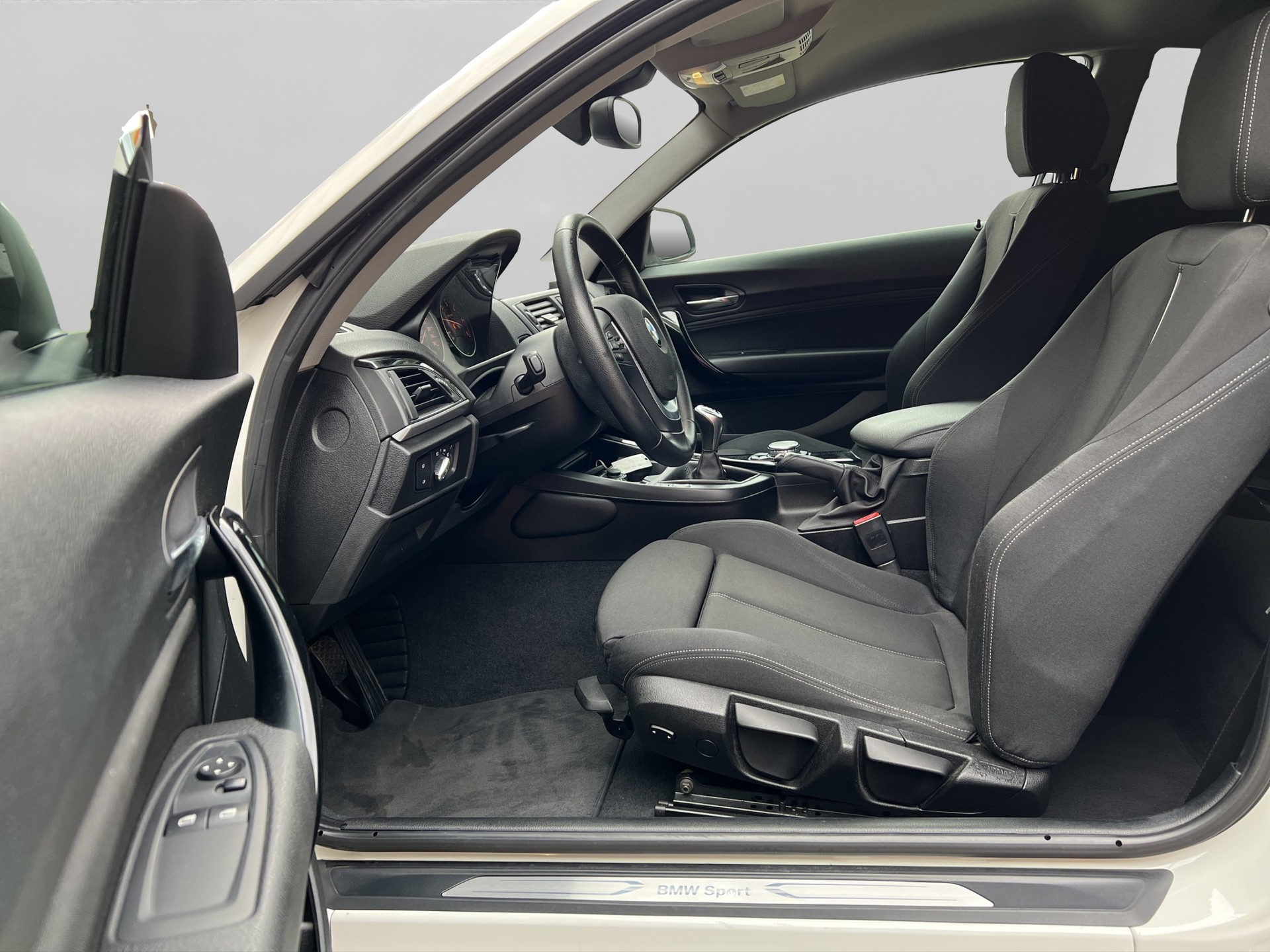 BMW 220d Sport Line-image-8