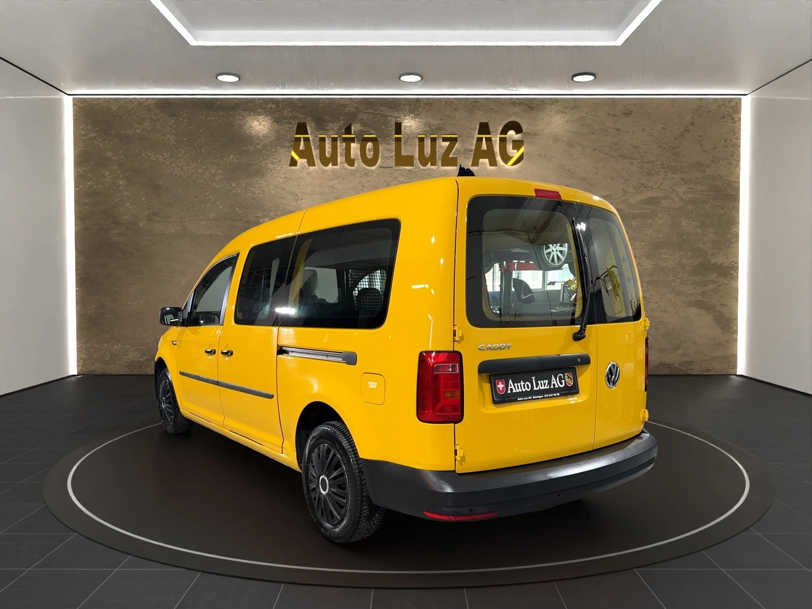 VW VW Caddy Maxi 1.0TSI BlueMotion Technology-image-5