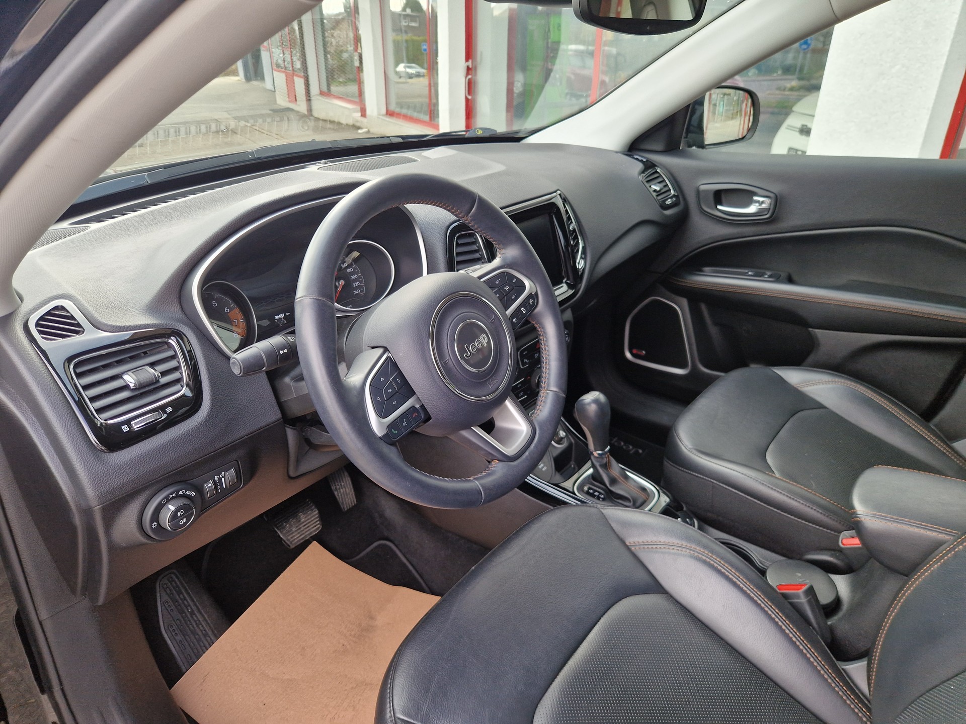 JEEP Compass 1.4 Turbo Limited AWD 9ATX-image-4