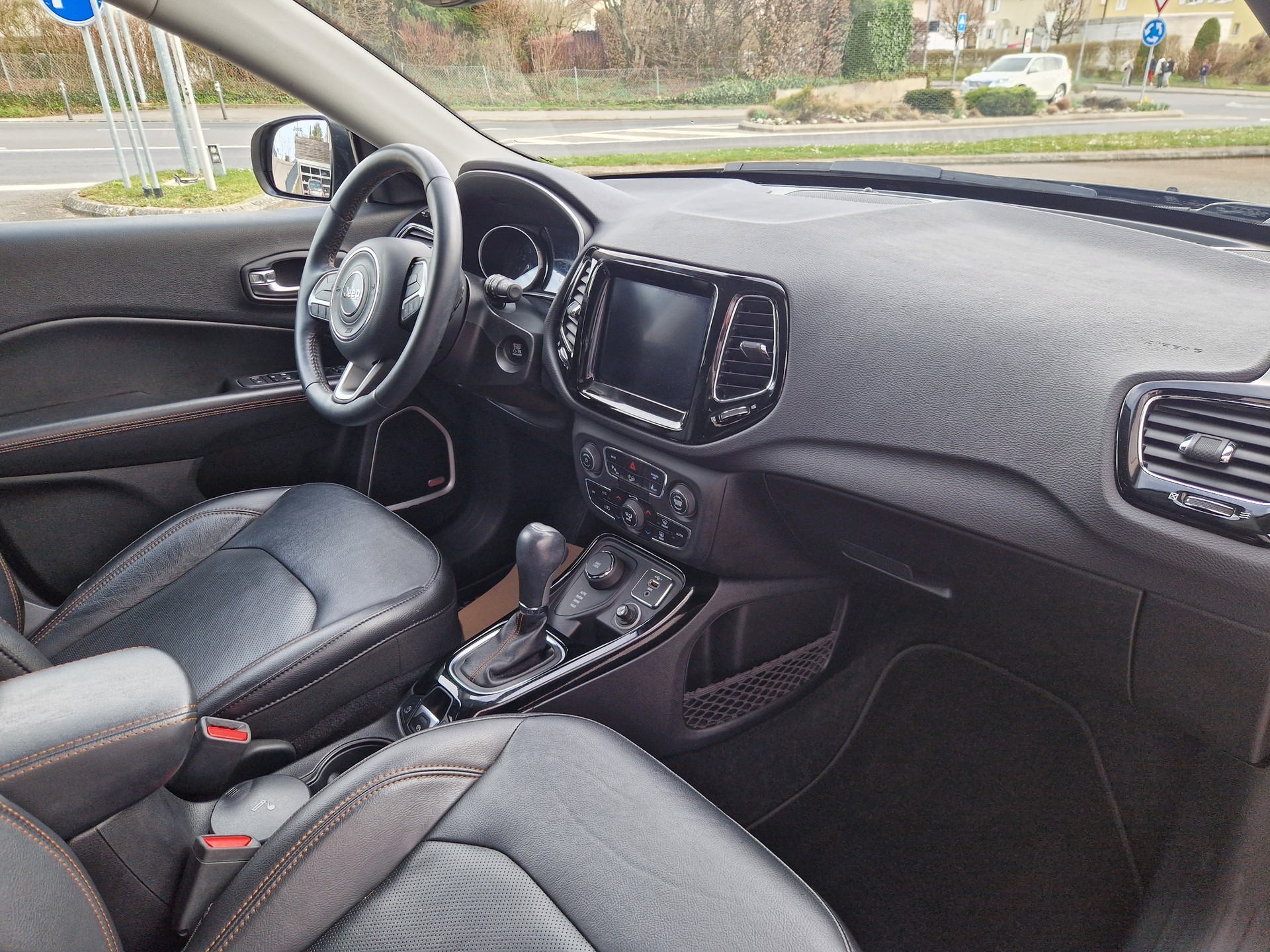 JEEP Compass 1.4 Turbo Limited AWD 9ATX-image-6