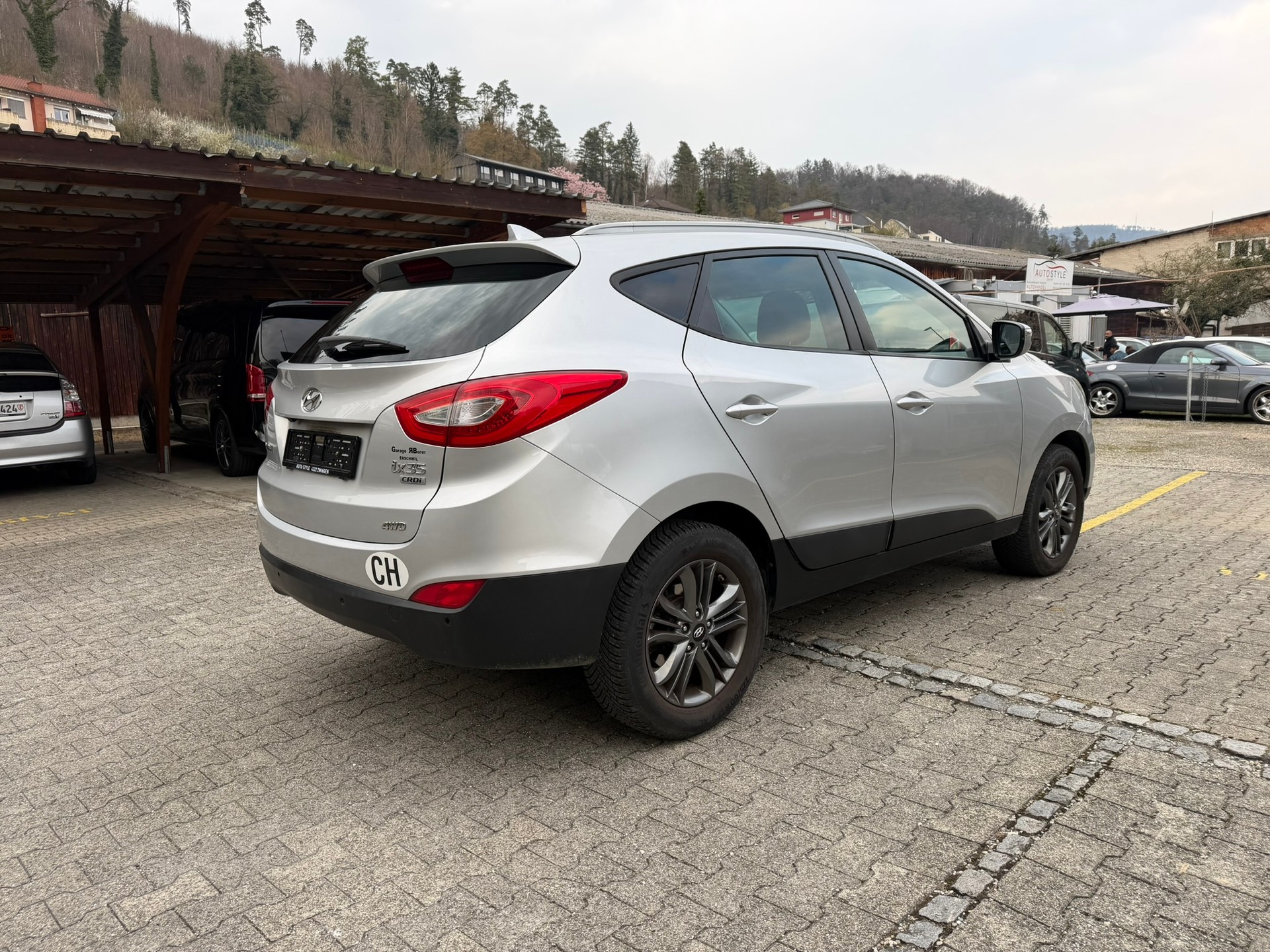 HYUNDAI iX 35 2.0 CRDi Style 4WD-image-3